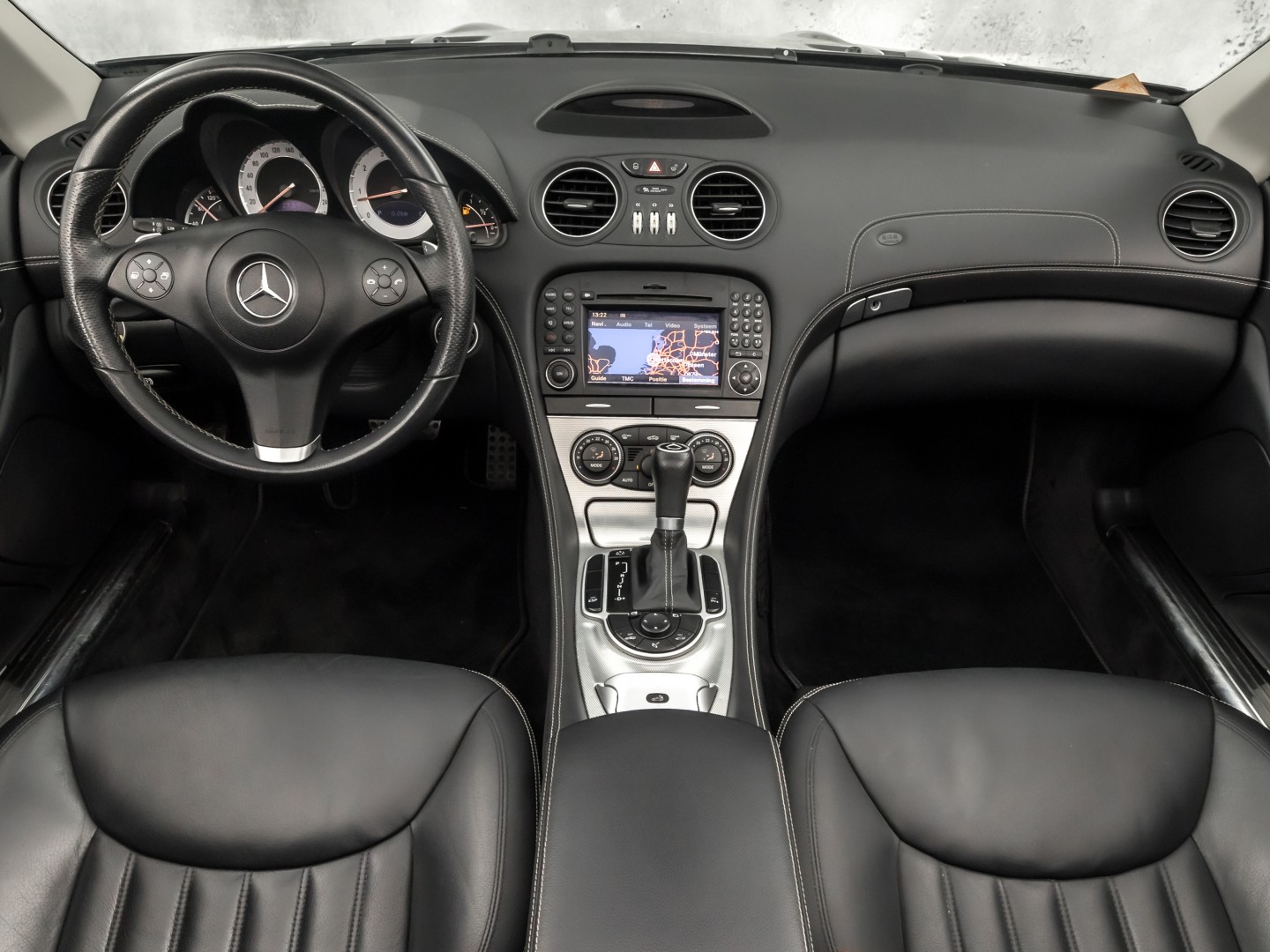 Mercedes-Benz SL-Klasse 280 AMG Sport 232Pk Automaat (NAVIGATIE, ORG. NL, LEDER, MEMORY SEATS, STOELVERWARMING, CRUISE, XENON, NIEUWE APK, NIEUWSTAAT)