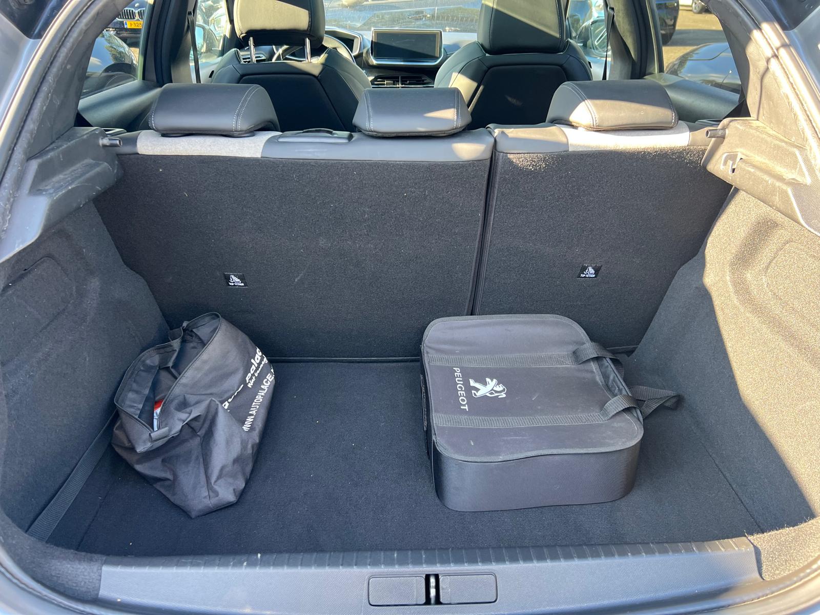 Peugeot e-208 EV GT-Line 350 50 kWh (INCL-BTW) *PANO | FULL-LED | DIGI-COCKPIT | BLINDSPOT | CAMERA | LEATHER-ALCANTARA | AMBIENT-LIGHT | NAVI-FULLMAP | LANE-ASSIST | KEYLESS | DAB | CCS-FASTLOADER | HEATED-SPORTSEATS | 17"ALU