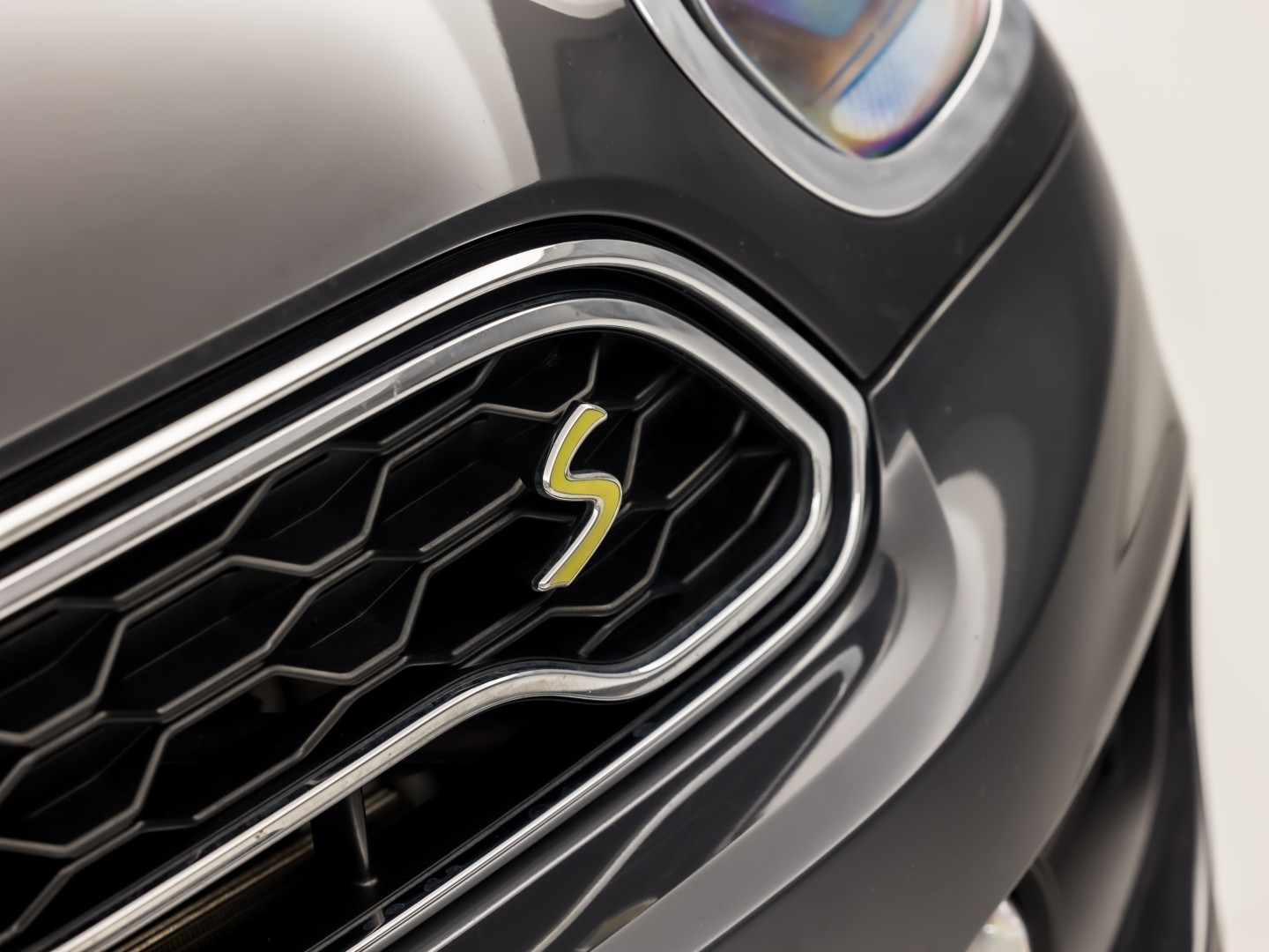 MINI Countryman 1.5 Cooper SE ALL4 Chili 225Pk Automaat (APPLE CARPLAY, GROOT NAVI, LEDER, STOELVERWARMING, SPORTSTOELEN, GETINT GLAS, ADAPTIVE CRUISE, NIEUWSTAAT)
