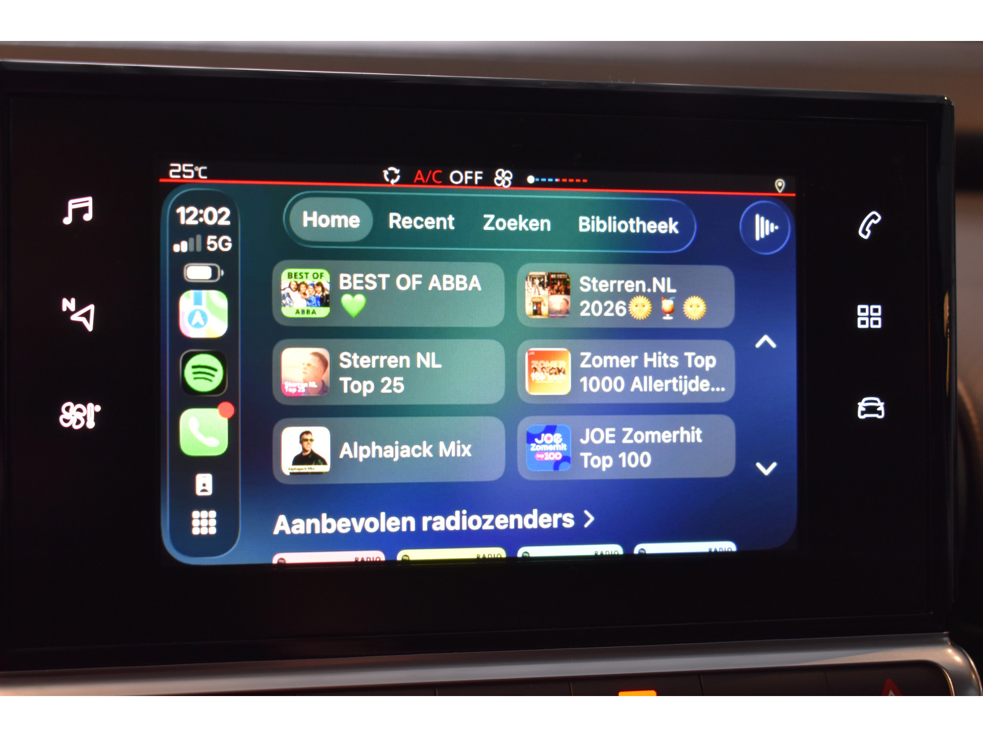 Citroën C4 Cactus 1.2 PureTech Feel Trekhaak Navi Stoelverwarming