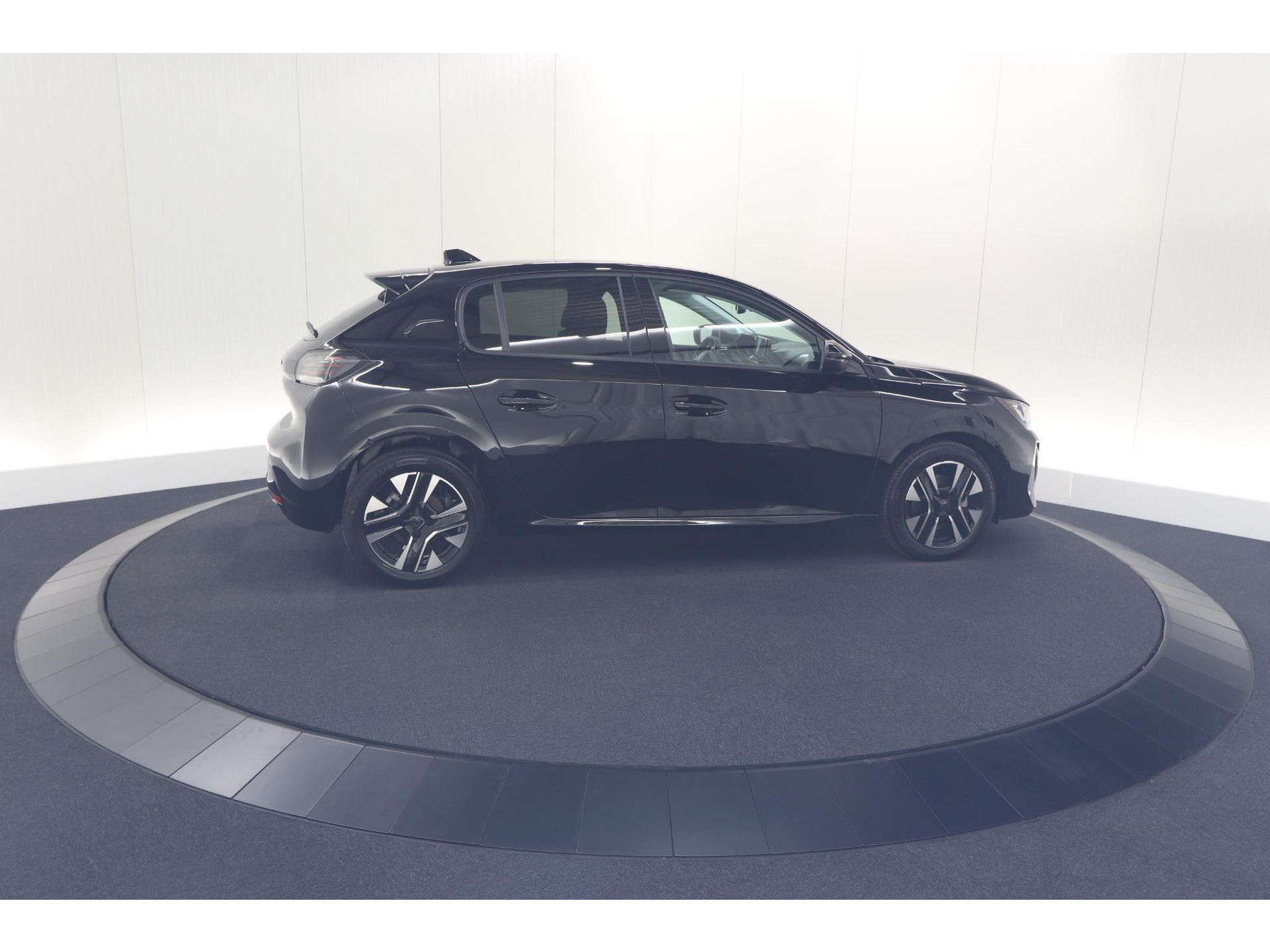 Peugeot 208 PureTech 100 Allure | Apple Carplay | Parkeersensoren | Climate Control