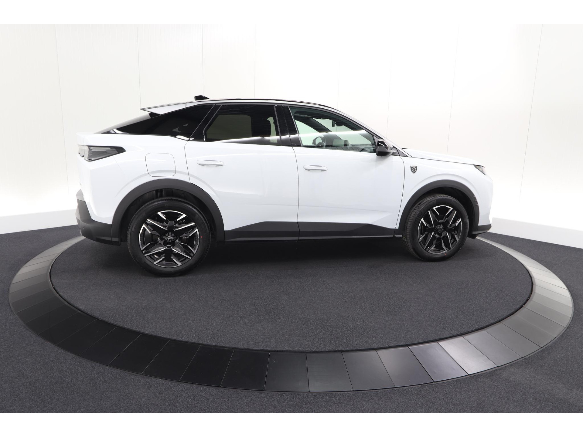 Peugeot 3008 1.2 Hybrid 145 GT | Camera | Adaptieve Cruise Control | Elektrische Kofferklep | Stuurwielverwarming