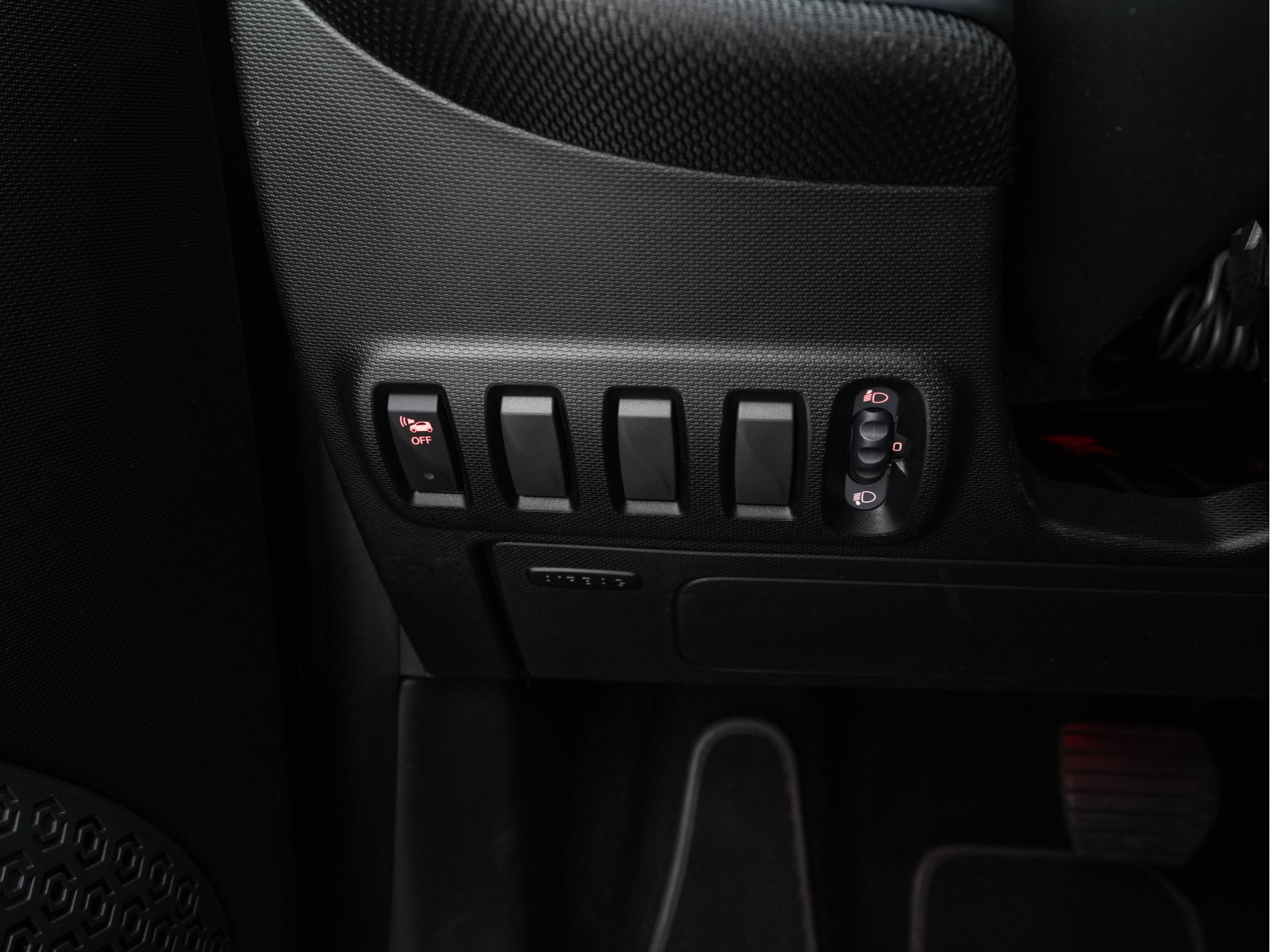 Smart fortwo EQ Business Solution 18 kWh [ 3-Fase ] ( SOH-93%) Aut. *PANO | LEATHER | NAVI-FULLMAP | CAMERA | HEATED-COMFORTSEATS | AIRCO | CRUISE | AMBIENT-LIGHT | 15''ALU*