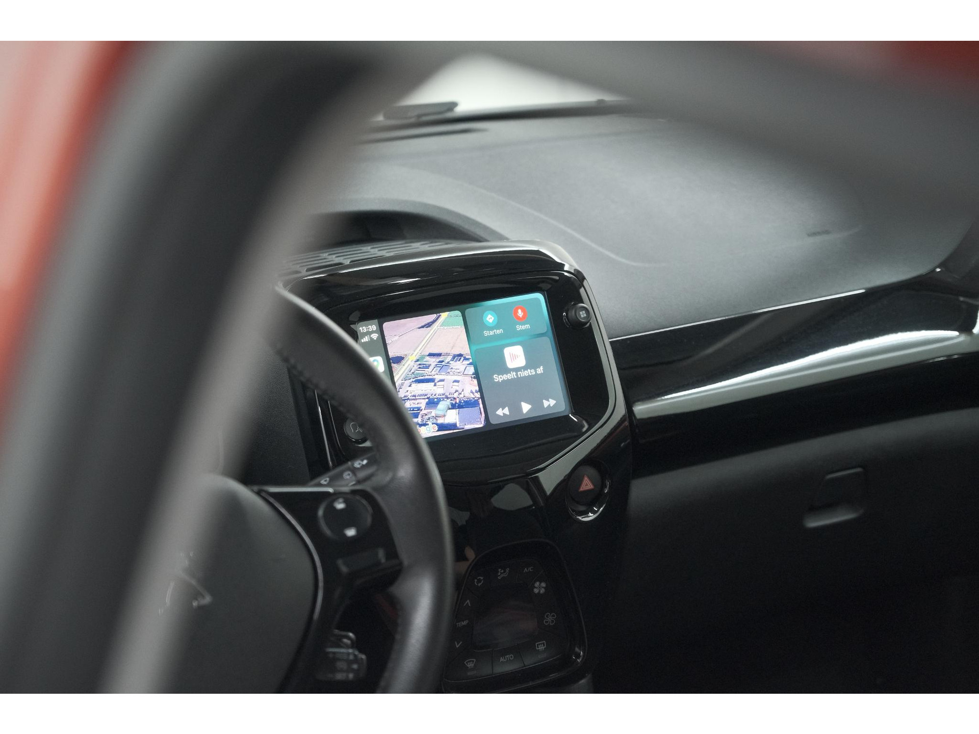 Peugeot 108 1.0 e-VTi Allure TOP! | Elektrisch Vouwdak | Trekhaak | Camera | Apple Carplay