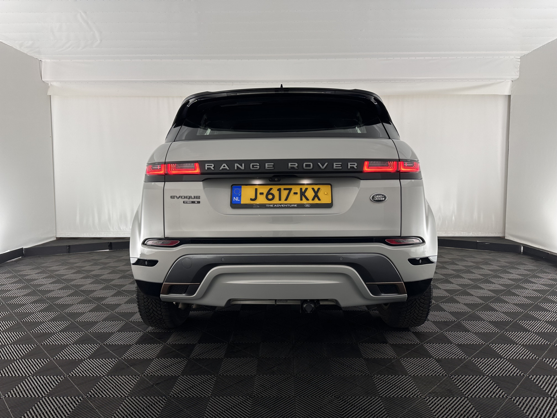 Land Rover Range Rover Evoque 2.0 D180 AWD SE (INCL-BTW) Aut. *LEATHER | FULL-LED | HEATED-COMFORTSEATS | NAVI-FULLMAP | SHIFTPADDLES | CAMERA | ECC | CARPLAY | PDC | CRUISE | 18''ALU*