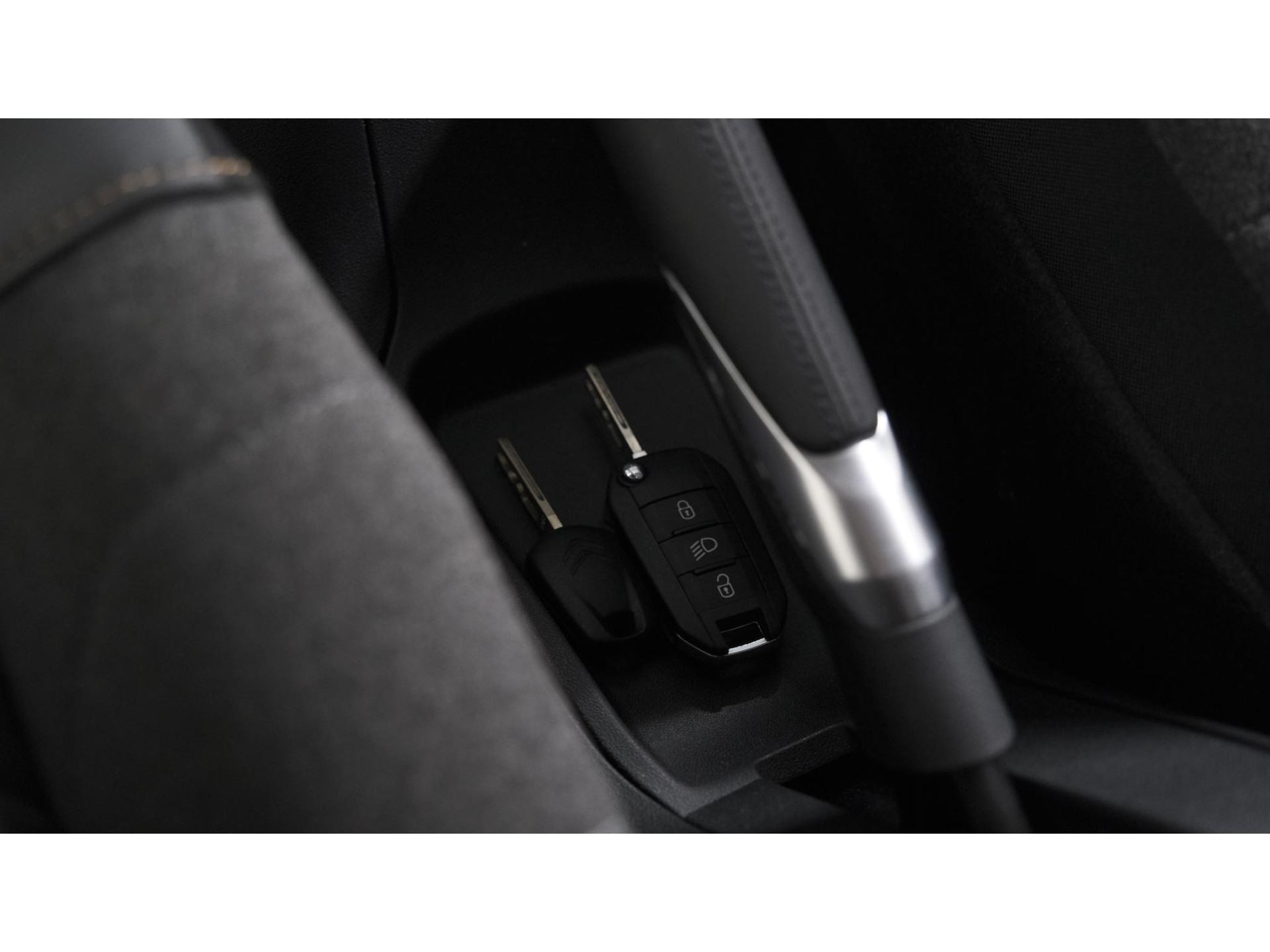 Citroen C3 PureTech 82 Feel Edition | Apple Carplay | Parkeersensoren | Navigatie | Climate Control | 16 Inch Velgen