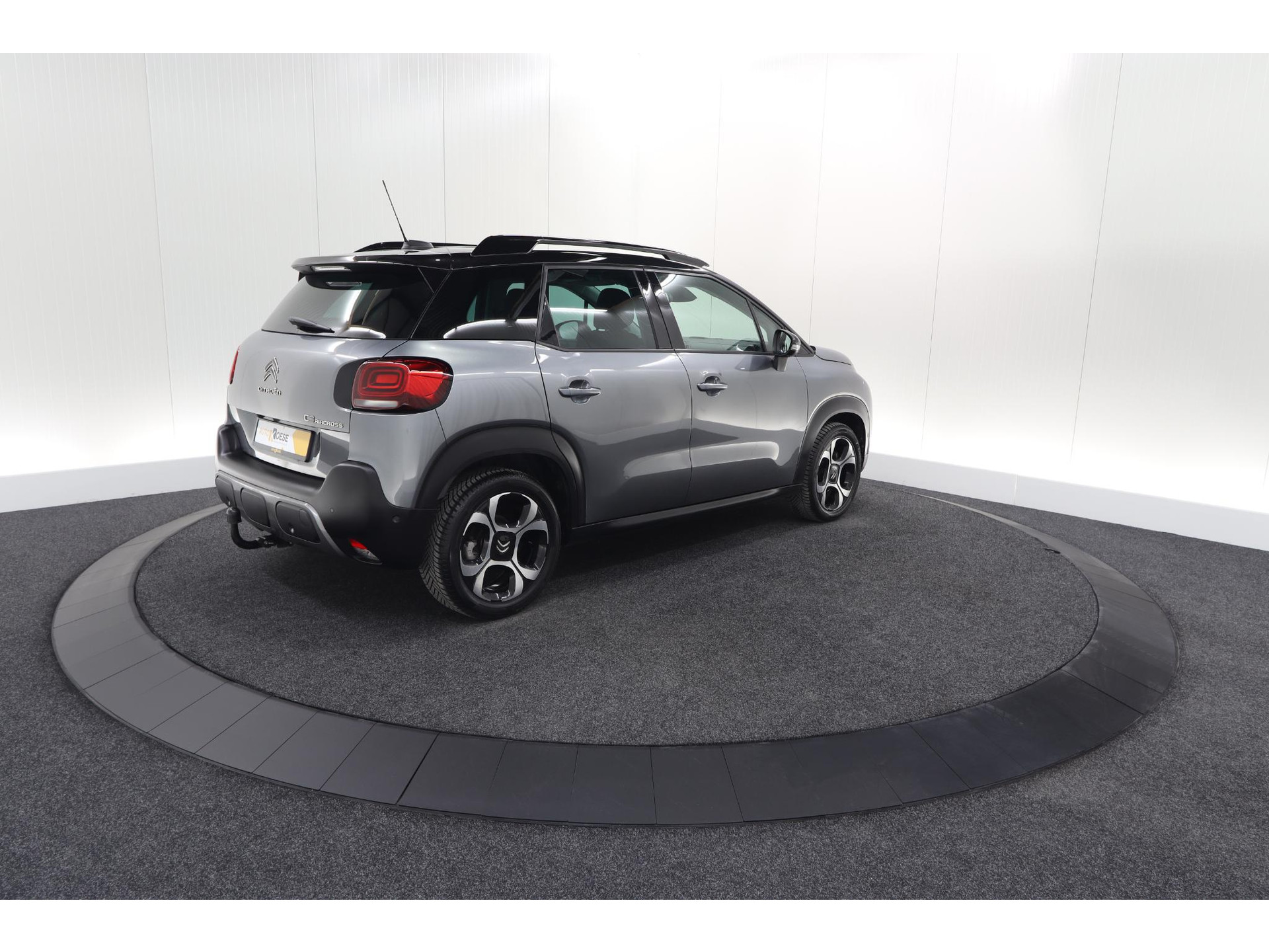 Citroen C3 Aircross PureTech 110 EAT6 Shine | Trekhaak | Panoramadak | Head-Up Display | Camera | Navigatie