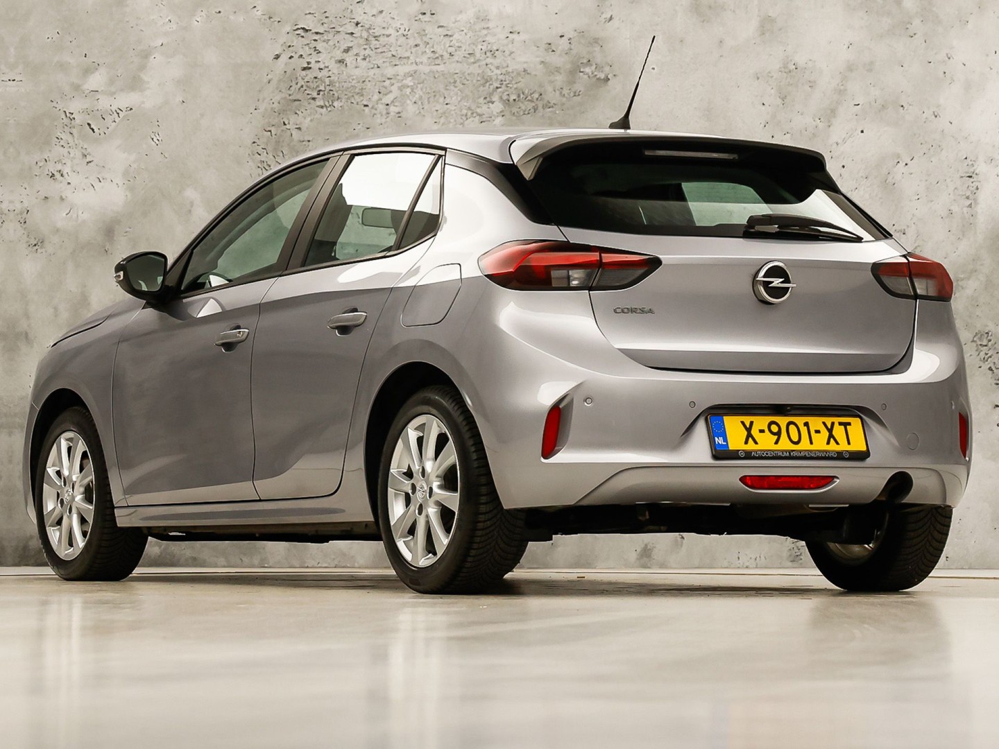 Opel Corsa 1.2 Sport (APPLE CARPLAY, GROOT NAVI, 360 CAMERA, SPORTSTOELEN, LM VELGEN, CRUISE, NIEUWSTAAT)