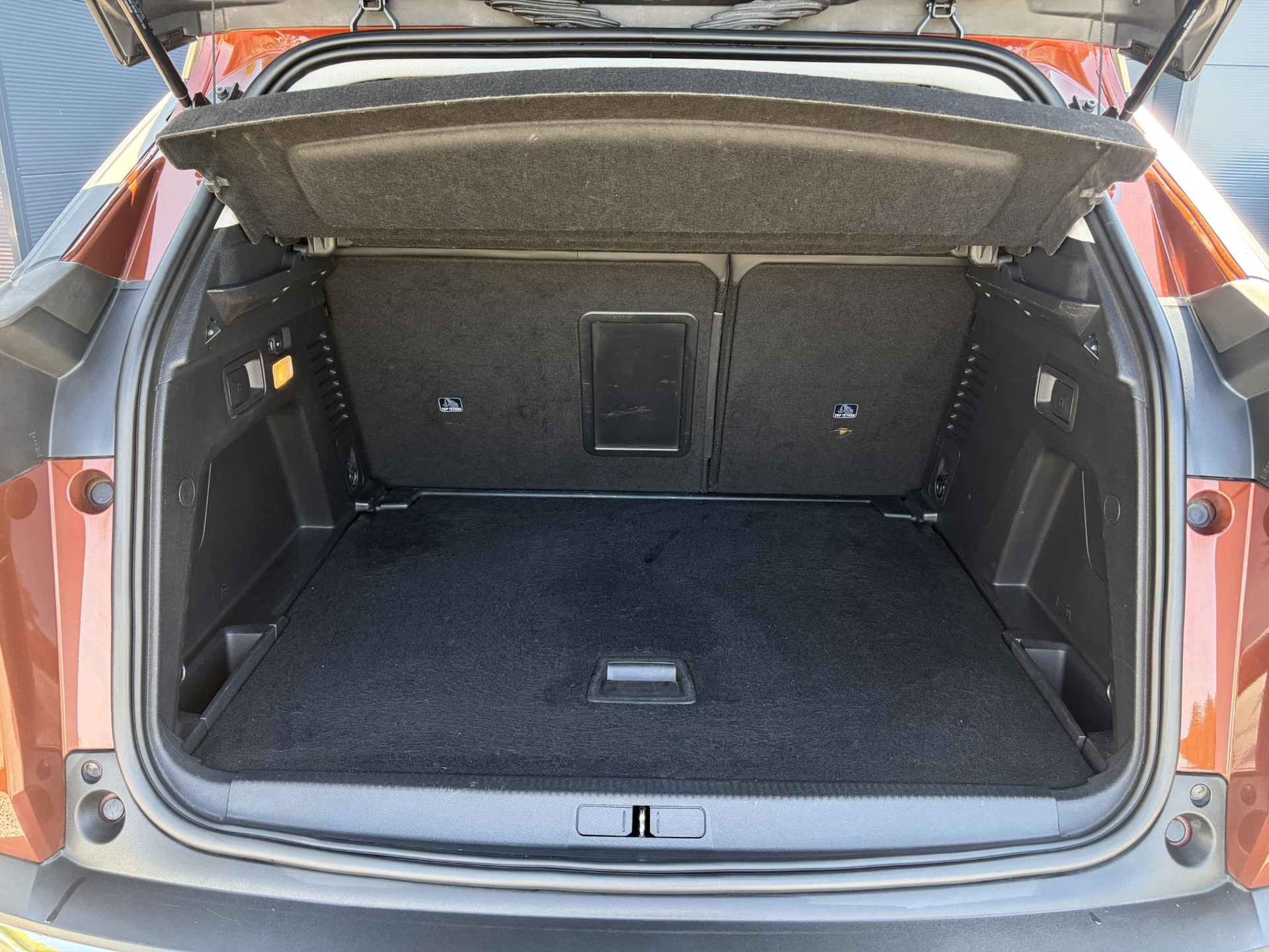 Peugeot 3008 1.2 PureTech Allure Distributieriem vv in 2025 l Pano l 360° Camera l Carplay l Dealer Onderhouden l Navi l Halfleder l Pdc l Keyless l 131pk l 6 Bak l Apk tot 12-2026
