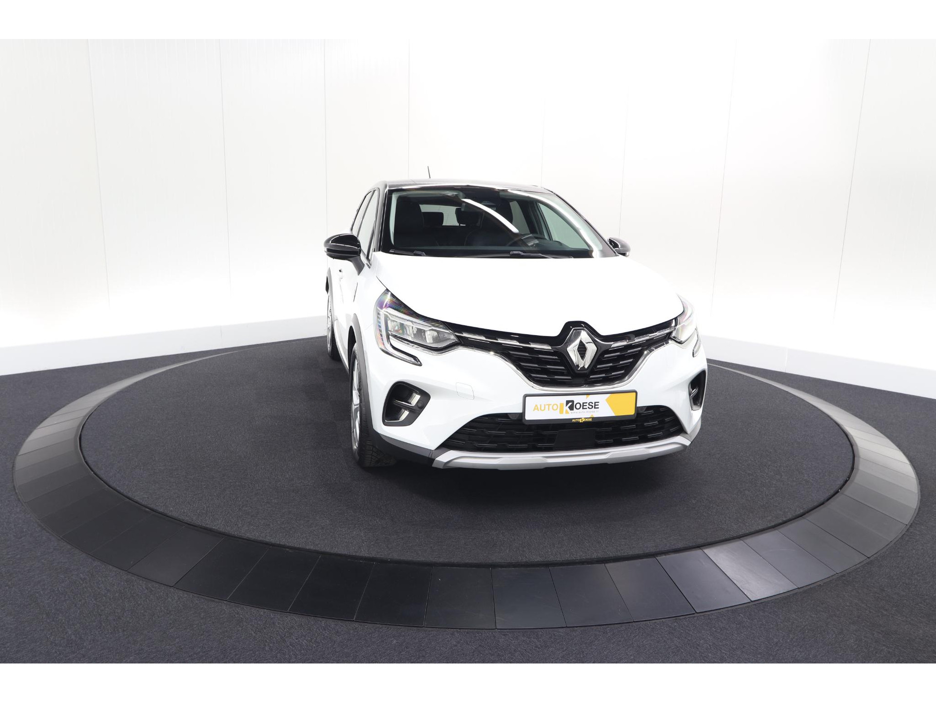Renault Captur 1.6 E-Tech Hybrid 145 Intens | Trekhaak | Camera | Stoelverwarming | Navigatie