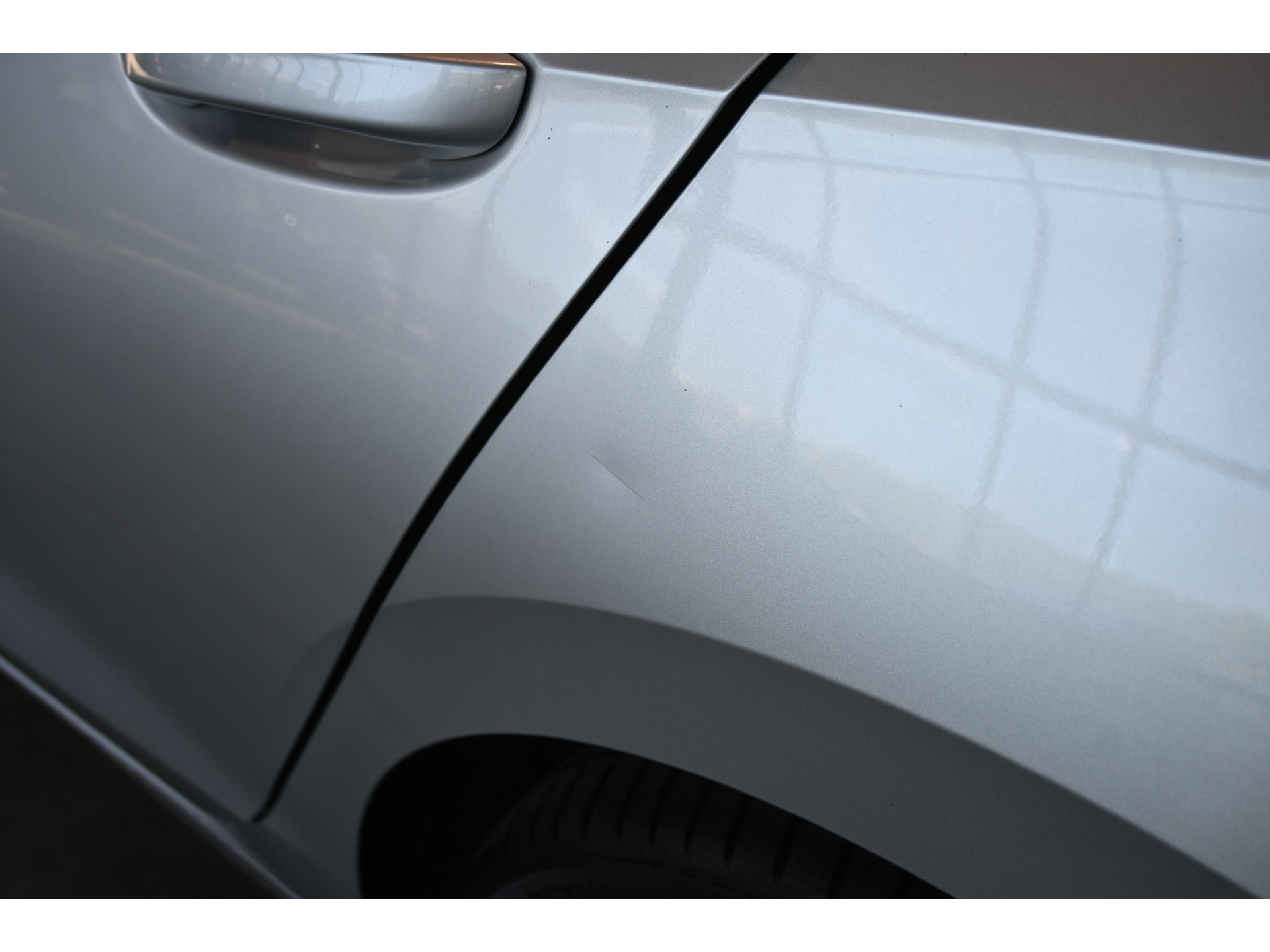 Volkswagen Golf 1.5 eTSI R-Line Automaat Clima Carplay Cruise Control Rijklaarprijs Inruil Mogelijk!
