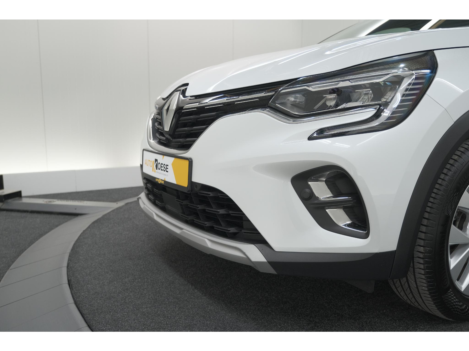 Renault Captur 1.6 E-Tech Plug-in Hybrid 160 Intens | Trekhaak | Camera | Adaptieve Cruise Control | Dodehoekdetectie