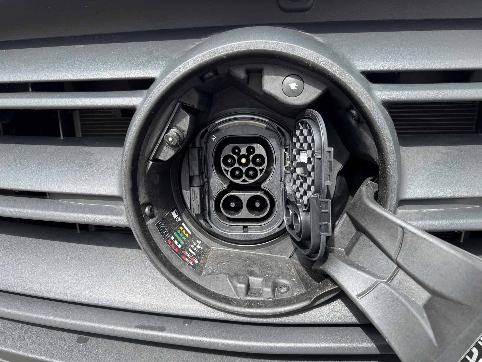 Mercedes-Benz eSprinter 314 Pro 81kWh L2H2 313km WLTP 2000kg Trekvermogen 115kw Snelladen Adaptieve Cruise Widescreen Camera