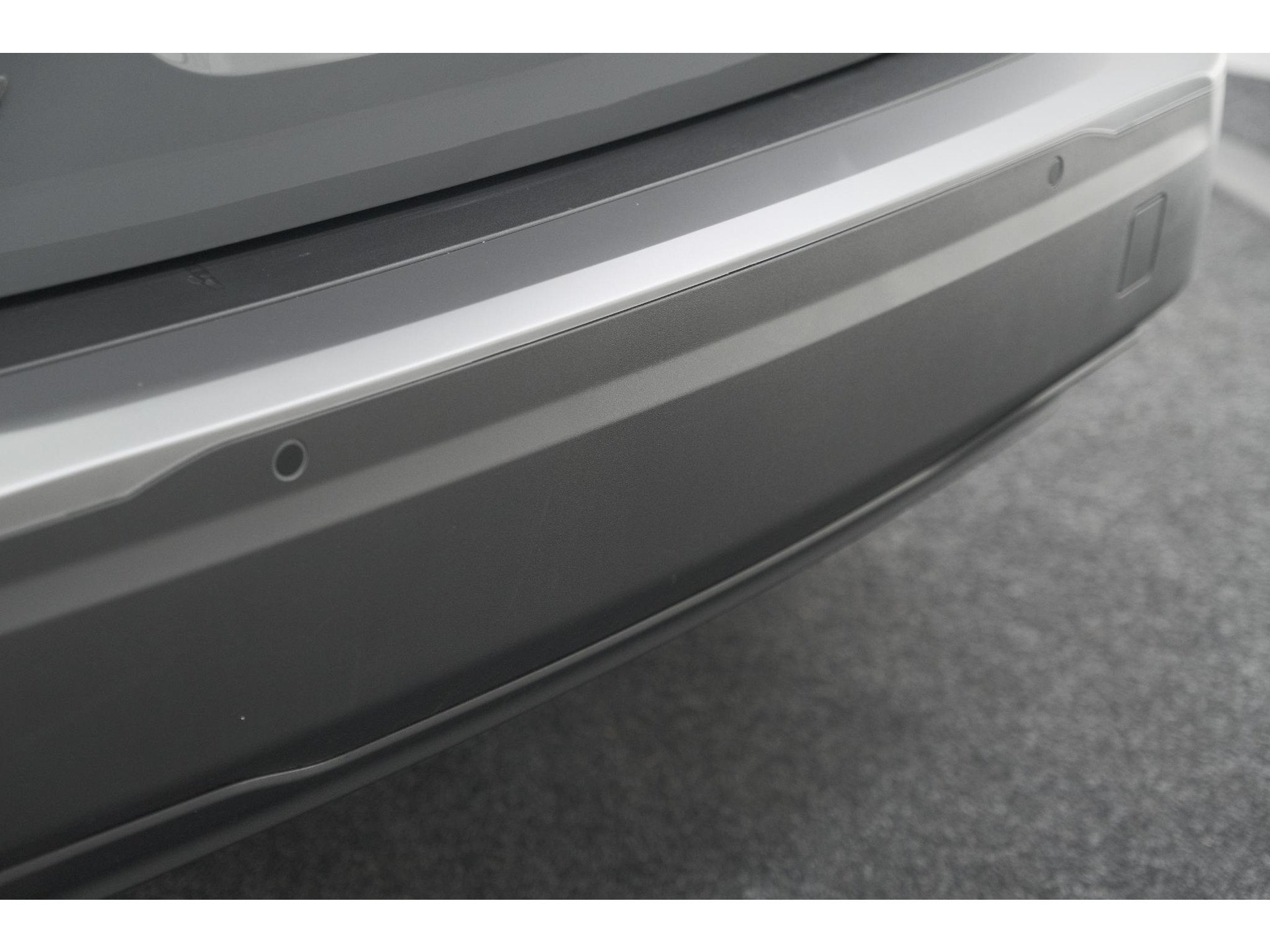 Peugeot e-2008 EV GT Avantage 54 kWh | 360 Camera | Massage Functie | Dodehoekdetectie | Stoelverwarming