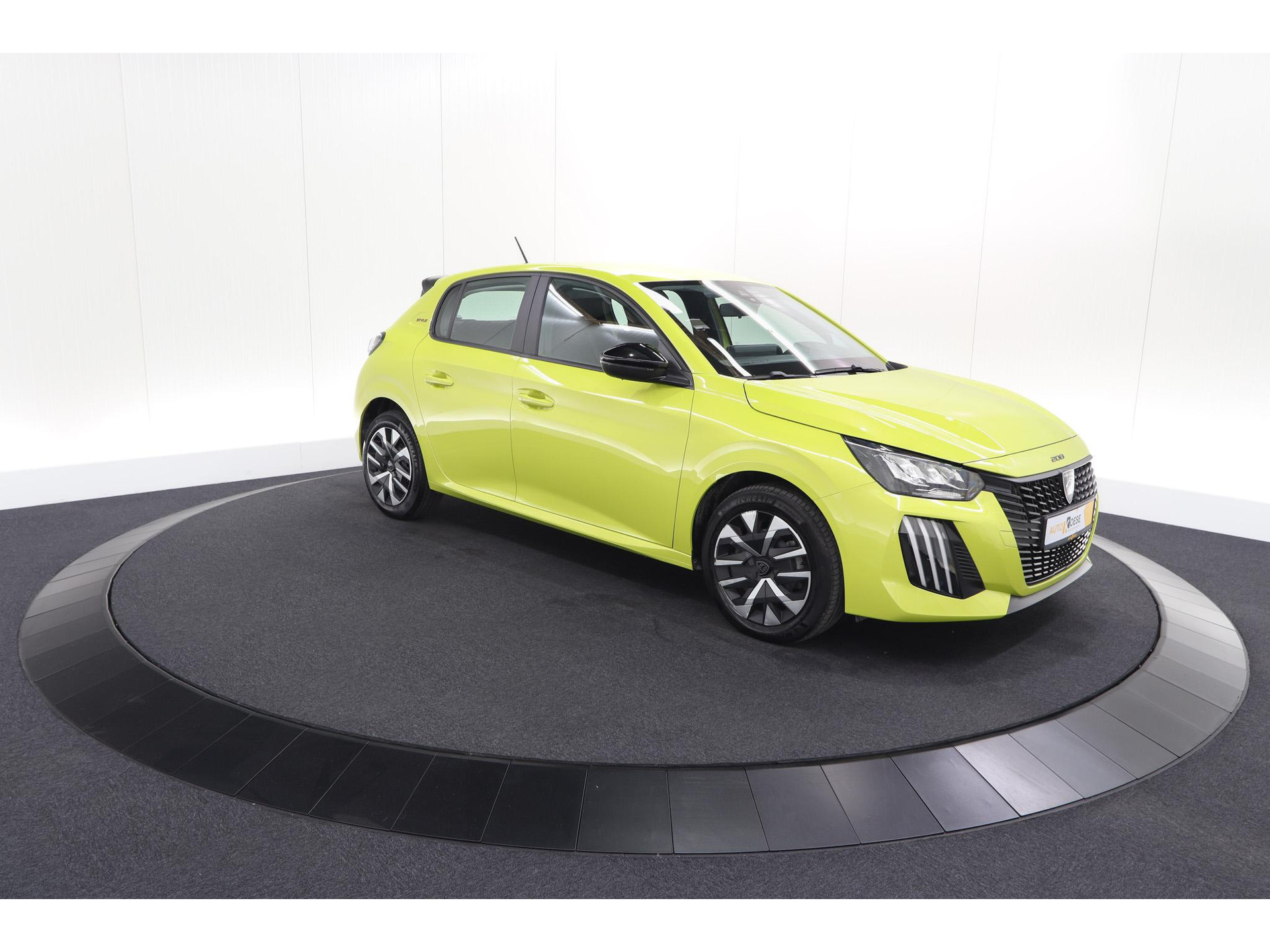Peugeot 208 1.2 Hybrid 110 e-DCS6 Style | Parkeersensoren | Apple Carplay | Cruise Control | Airco