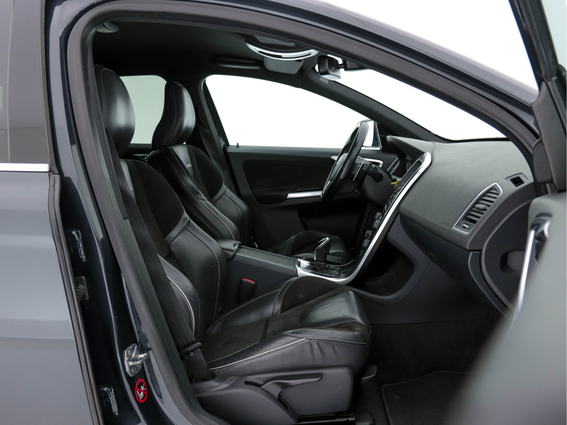 Volvo XC60 2.0 D4 R-Design FWD Aut. *NAVI-FULLMAP | LEATHER-ALCANTARA | ECC | HEATED-R-DESIGN-SPORTSEATS | PRIVACY-GLASS |  PDC | SHIFT-PADDLES | CRUISE | 18"ALU*