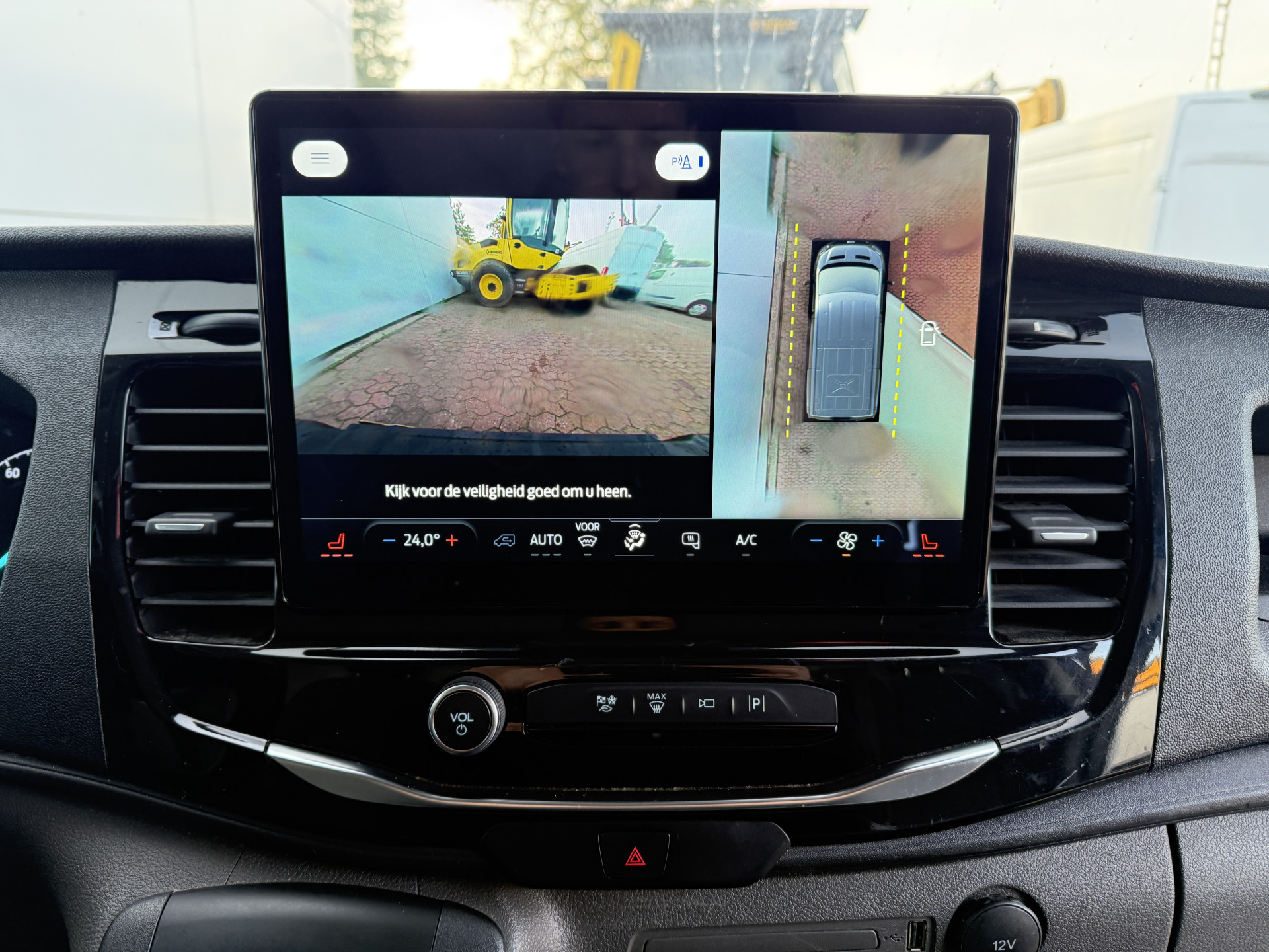 Ford e-Transit 68kWh 184PK L2H2 317km WLTP 95,6% (SOH) BEV Snelladen 360° Camera Cruise control Climate control Carplay Navigatie Parkeersensoren