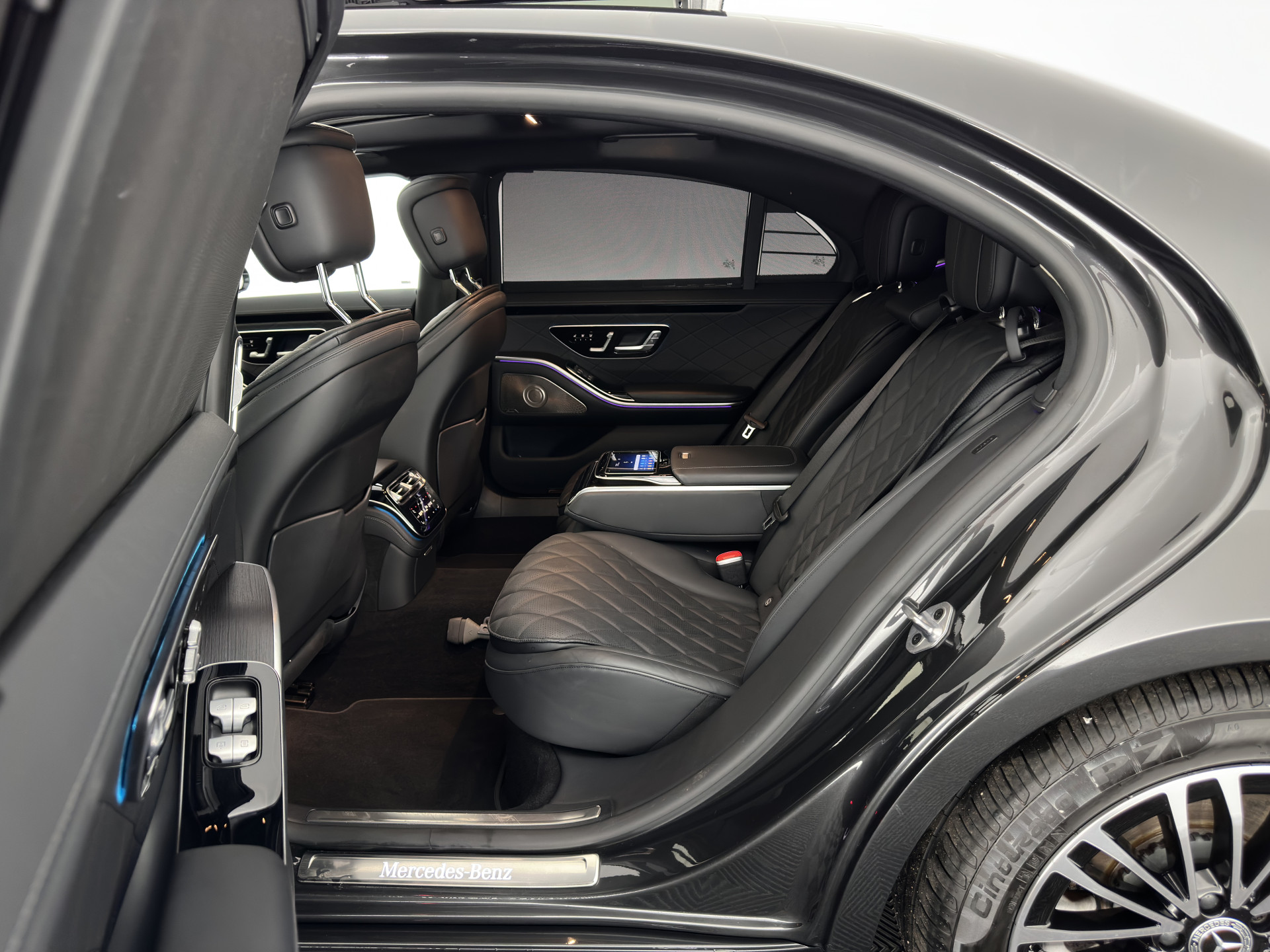 Mercedes-Benz S-klasse 580 e 4MATIC Lang [ Plug-In ] (INCL-BTW) Aut. *PANO | NAVI-FULLMAP | DISTRONIC | BURMESTER-AUDIO | TOP-VIEW | KEYLESS | FULL-LED | DIGITAL-COCKPIT | AMBIENT-LIGHT | HEATED/VENTILATED-SEATS |...*