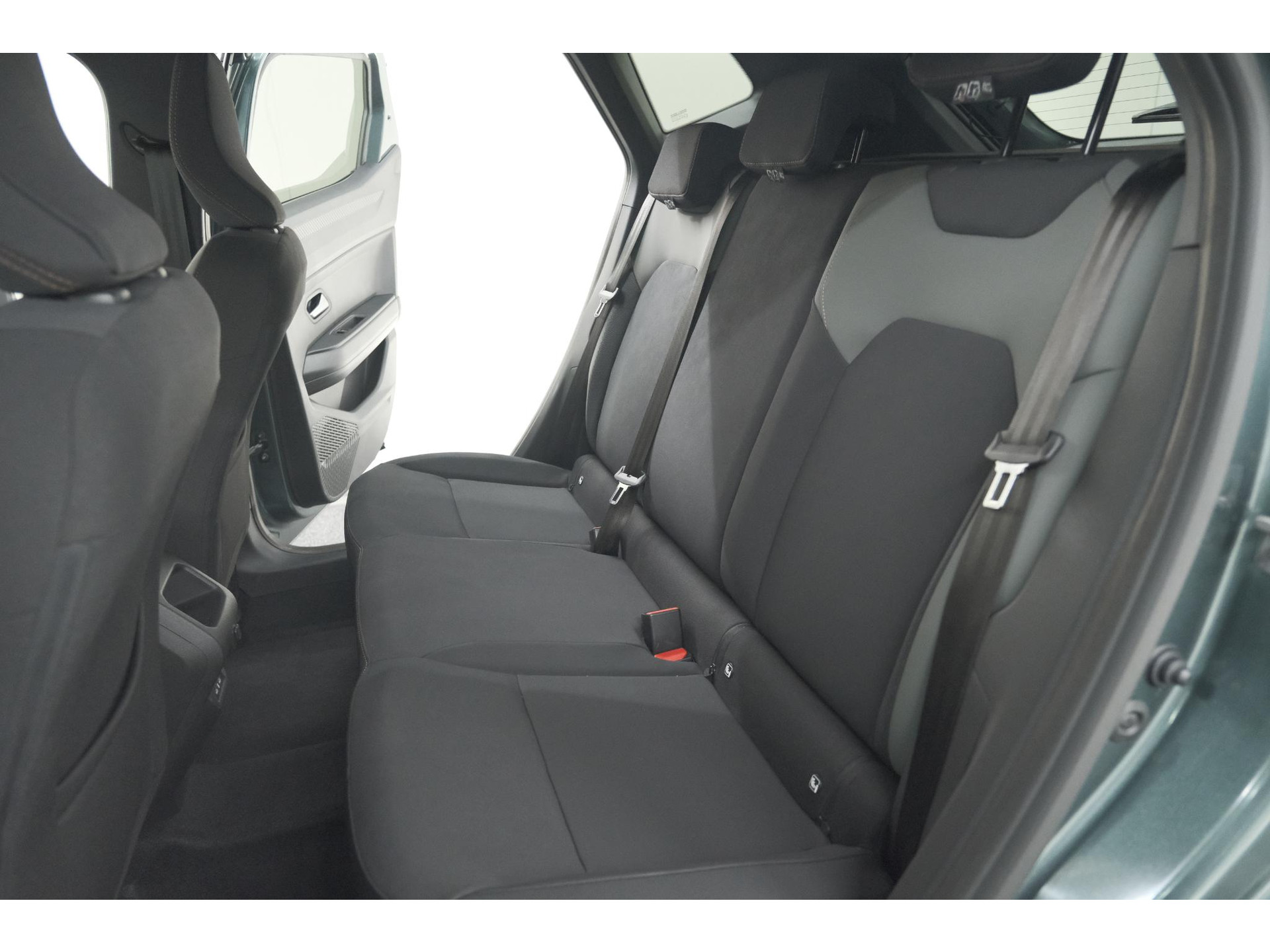 Dacia Duster Mild Hybrid 130 Extreme | Camera | Apple Carplay | Parkeersensoren | Stuurwielverwarming