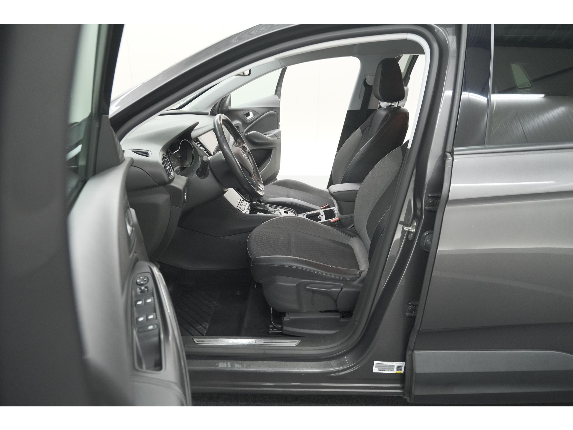 Opel Grandland X Turbo 130 EAT8 Innovation | Trekhaak | Dodehoekdetectie | Apple Carplay | Pack Winter