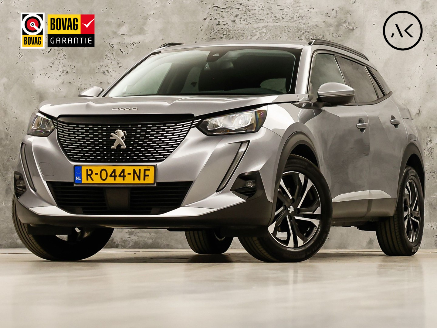 Peugeot 2008 1.2 PureTech Allure Sport Automaat VIRTUAL COCKPIT, APPLE CARPLAY, STOELVERWARMING, LEDER, SPORTSTOELEN, GETINT GLAS, ADAPTIVE CRUISE, NIEUWSTAAT)