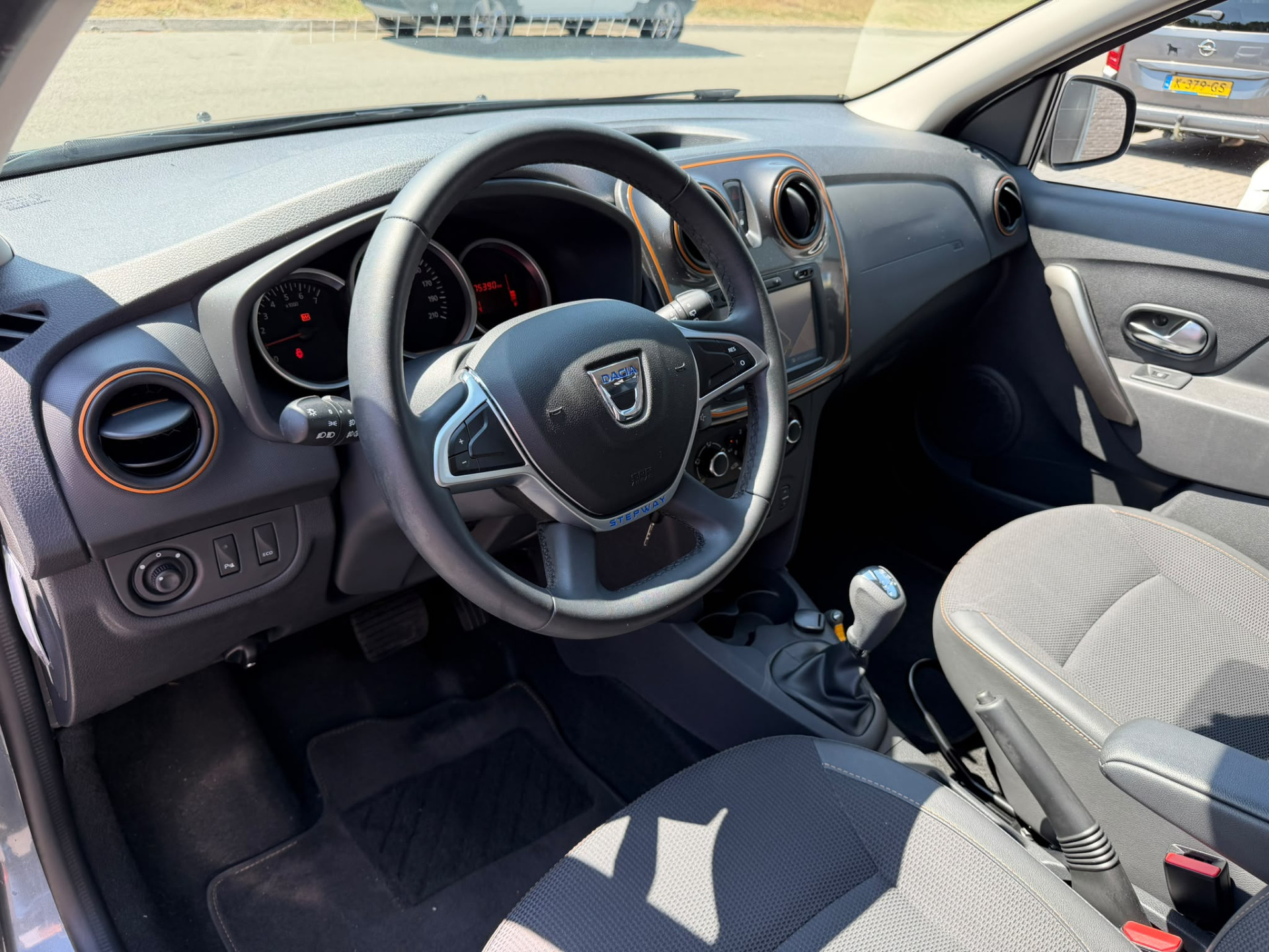 Dacia Sandero 0.9 TCe SL Stepway | 1E EIGENAAR | AUTOMAAT | 3/6 OF 12 MND GARANTIE | NAVI | CAMERA |