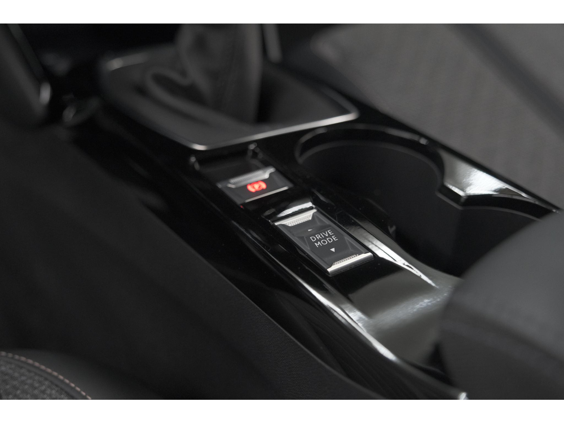 Peugeot 208 PureTech 100 Allure | Apple Carplay | Parkeersensoren | Climate Control