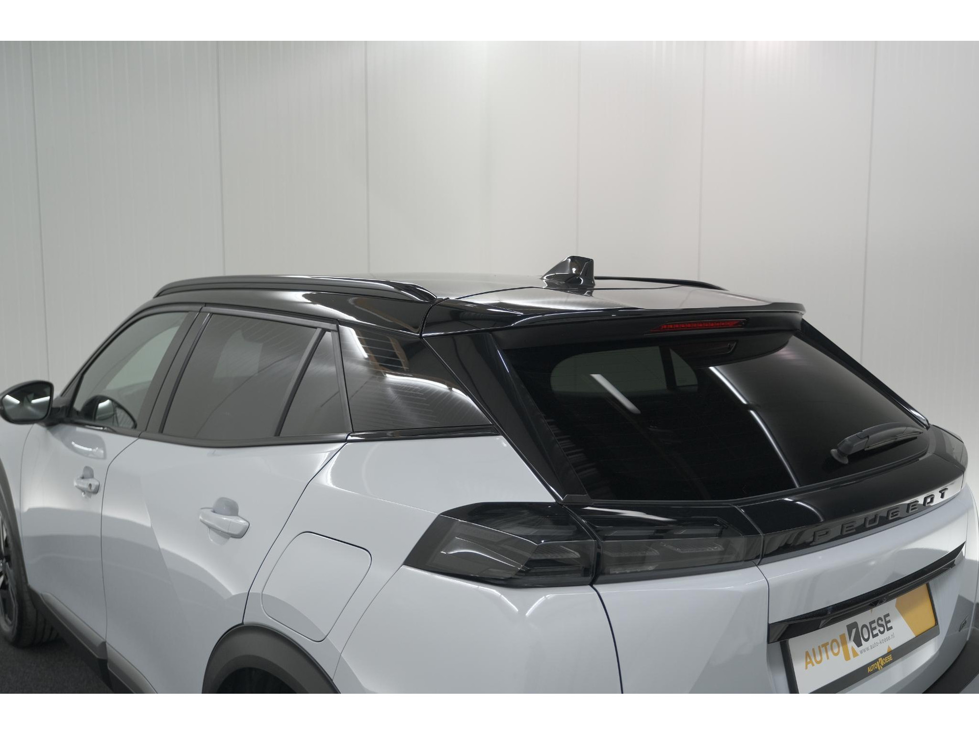 Peugeot 2008 PureTech 130 EAT8 GT | Camera | Apple Carplay | Parkeersensoren | 17 Inch Lichtmetalen Velgen