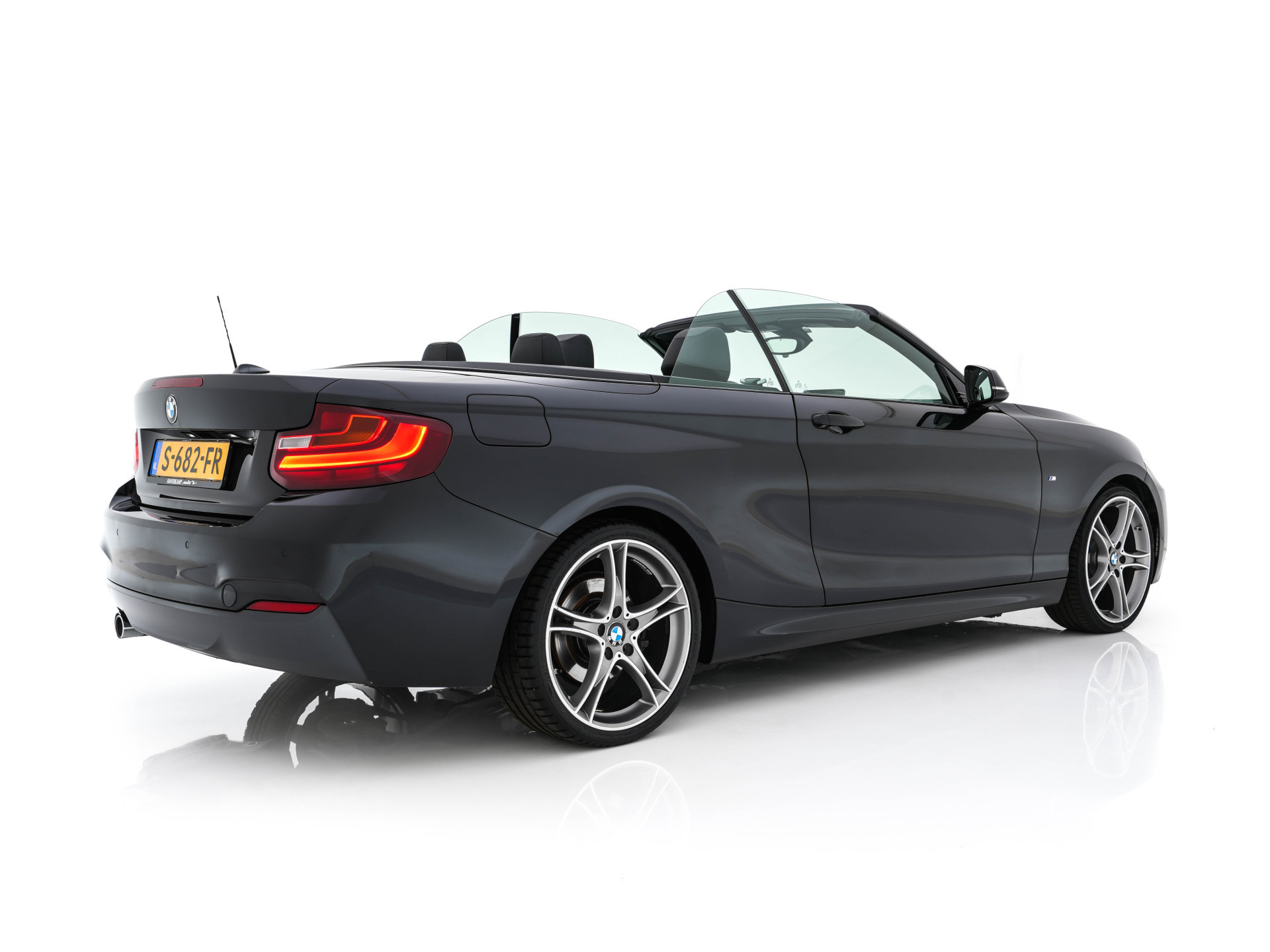 BMW 2-serie Cabrio 220d Sport M-Sportpack Aut. *LEATHER | BI-XENON | HARMAN/KARDON-AUDIO | MEMORY-PACK | HEATED-SPORTSEATS | NAVI-FULLMAP | DAB+ | ECC | PDC | AIRSCARF | LANE-ASSIST | 19''ALU*