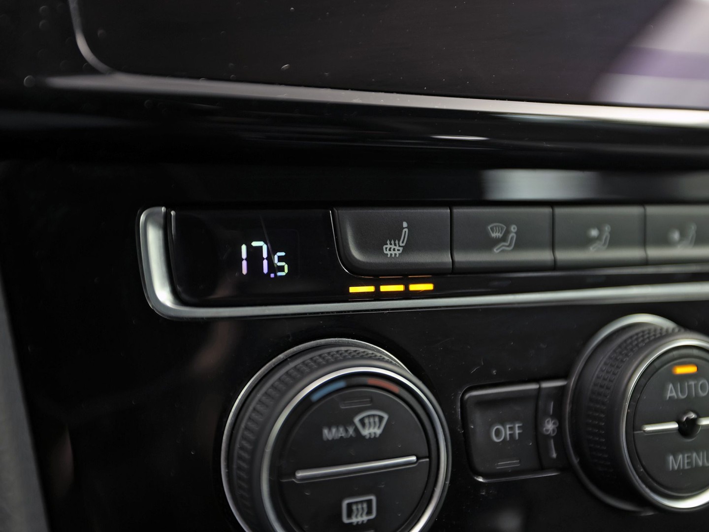 Volkswagen Golf Variant 1.5 TSI Highline 150Pk Automaat (VIRTUAL COCKPIT, APPLE CARPLAY, ALCANTARA, CAMERA, TREKHAAK, SPORTSTOELEN, GETINT GLAS, ADAPTIVE CRUISE, TREKHAAK, NIEUWSTAAT)