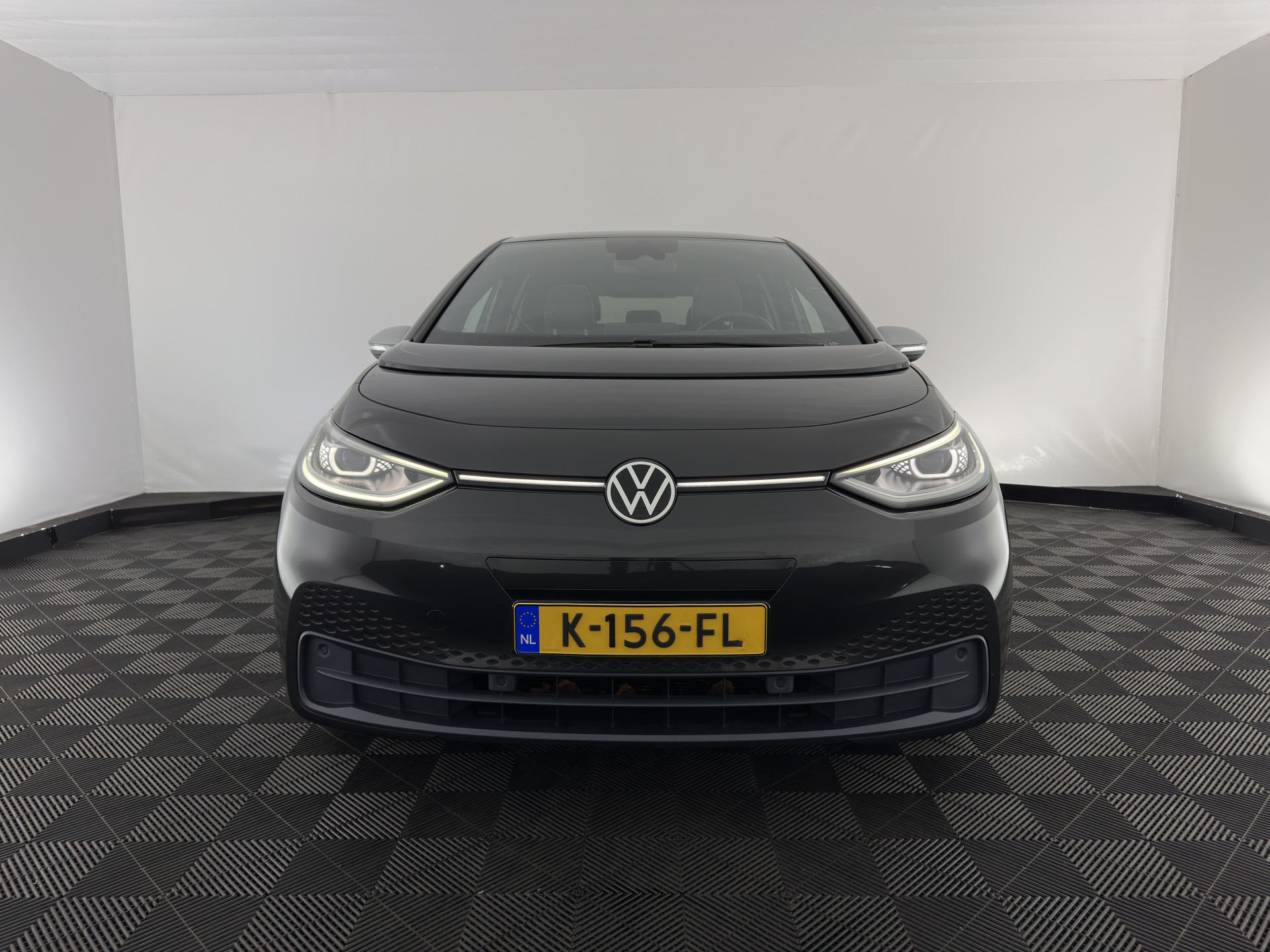 Volkswagen ID.3 First Max 58 kWh [ 3-Fase ] {SOH-90%} (INCL-BTW) *PANO | HEAD-UP | ADAPTIVE-CRUISE | FULL-LED | BLIND-SPOT | CAMERA | KEYLESS | MICROFIBRE | AMBIENT-LIGHT | NAVI-FULLMAP | DAB+ | ECC | HEATED-SPORTSEATS | DIGI-COCKPIT | 20"ALU*