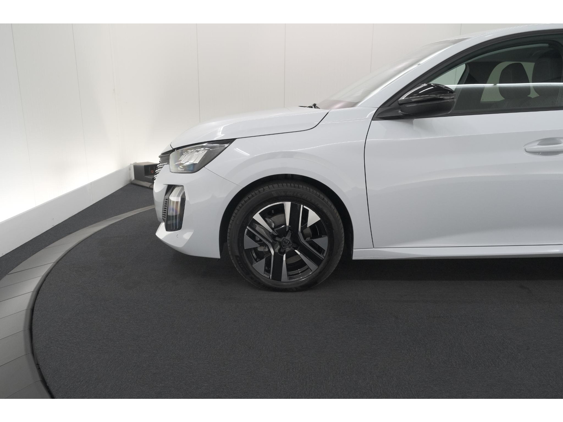 Peugeot 208 1.2 Hybrid 110 e-DCS6 Allure | Climate Control | Apple Carplay | Parkeersensoren