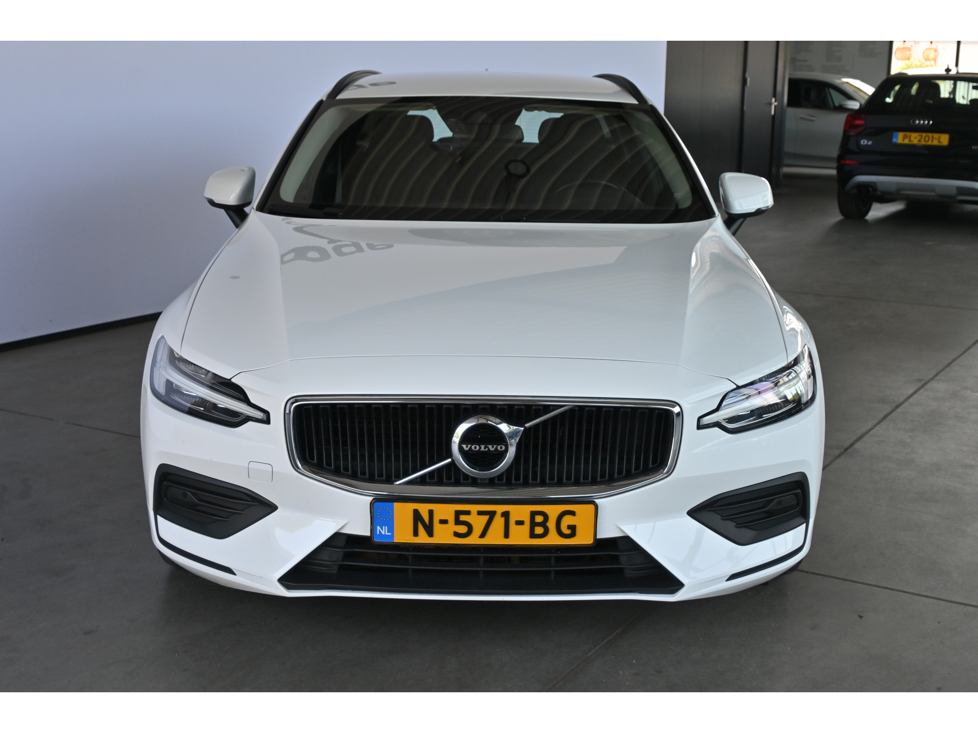 Volvo V60 2.0 B3 Momentum Advantage Automaat Navigatie Stuur/Stoelverwarming Inruil Mogelijk!