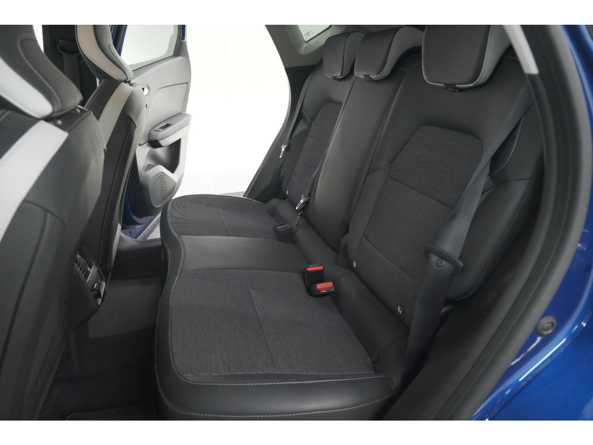 Renault Captur 1.6 E-Tech Plug-in Hybrid 160 Intens | Allseason Banden | Camera | 9.3 Inch Grootscherm | Apple Carplay