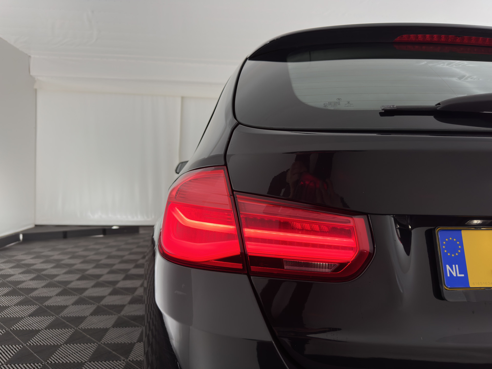 BMW 3-serie Touring 316d Centennial Executive Aut. *FULL-LED | SPORT-SEATS | NAVI-FULLMAP | ECC | PDC | CRUISE | 16''ALU*