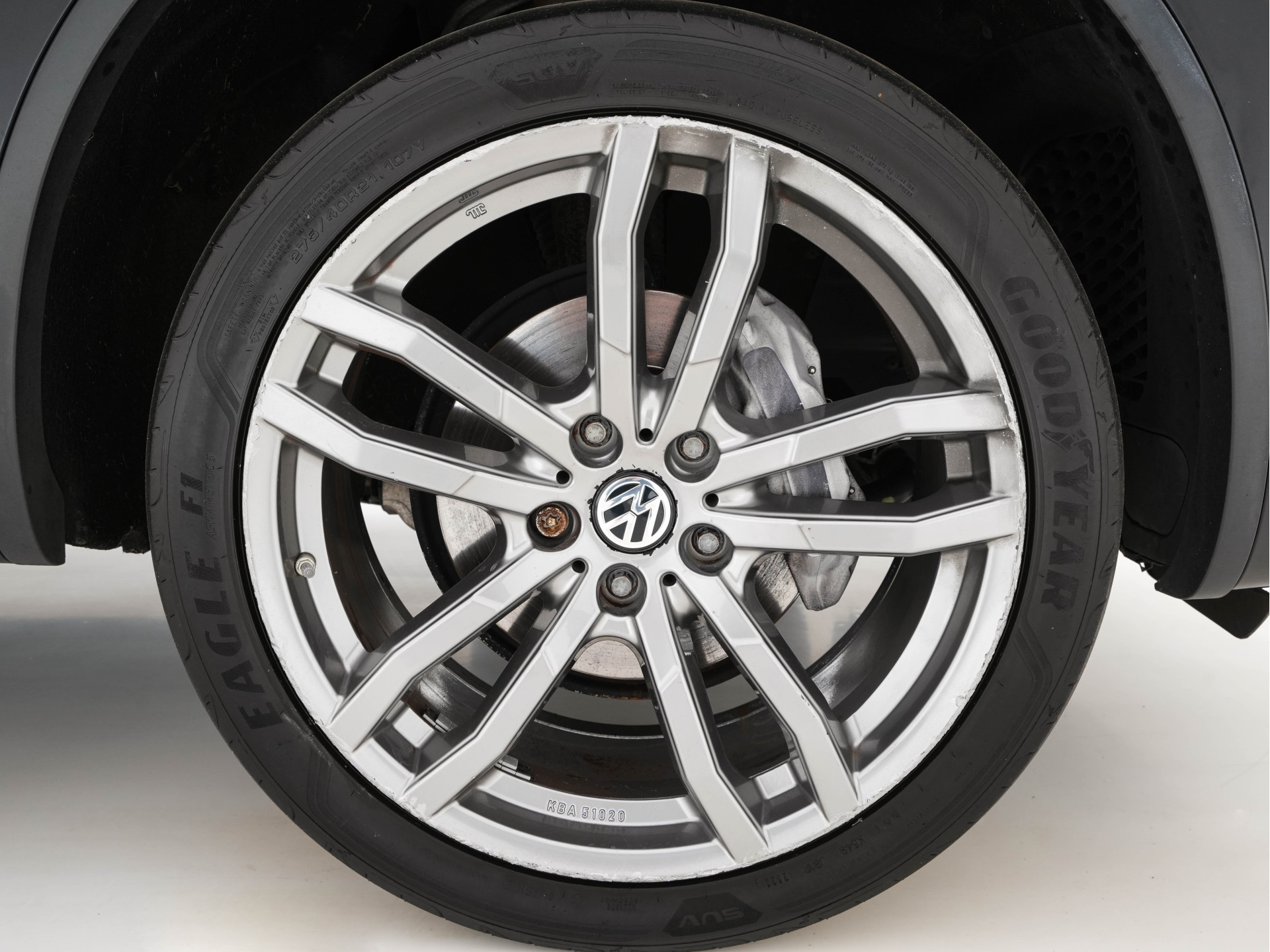 Volkswagen Touareg 3.0 TDI R-line-Sportpack AWD Aut. *FULL-LEATHER | BI-XENON | MEMORY-PACK | DYNAUDIO | AIR-SUSPENSION | NAVI-FULLMAP | COMFORT-SEATS  | ECC | HEATED-SEATS | PDC | CRUISE | TOWBAR | 21''ALU*