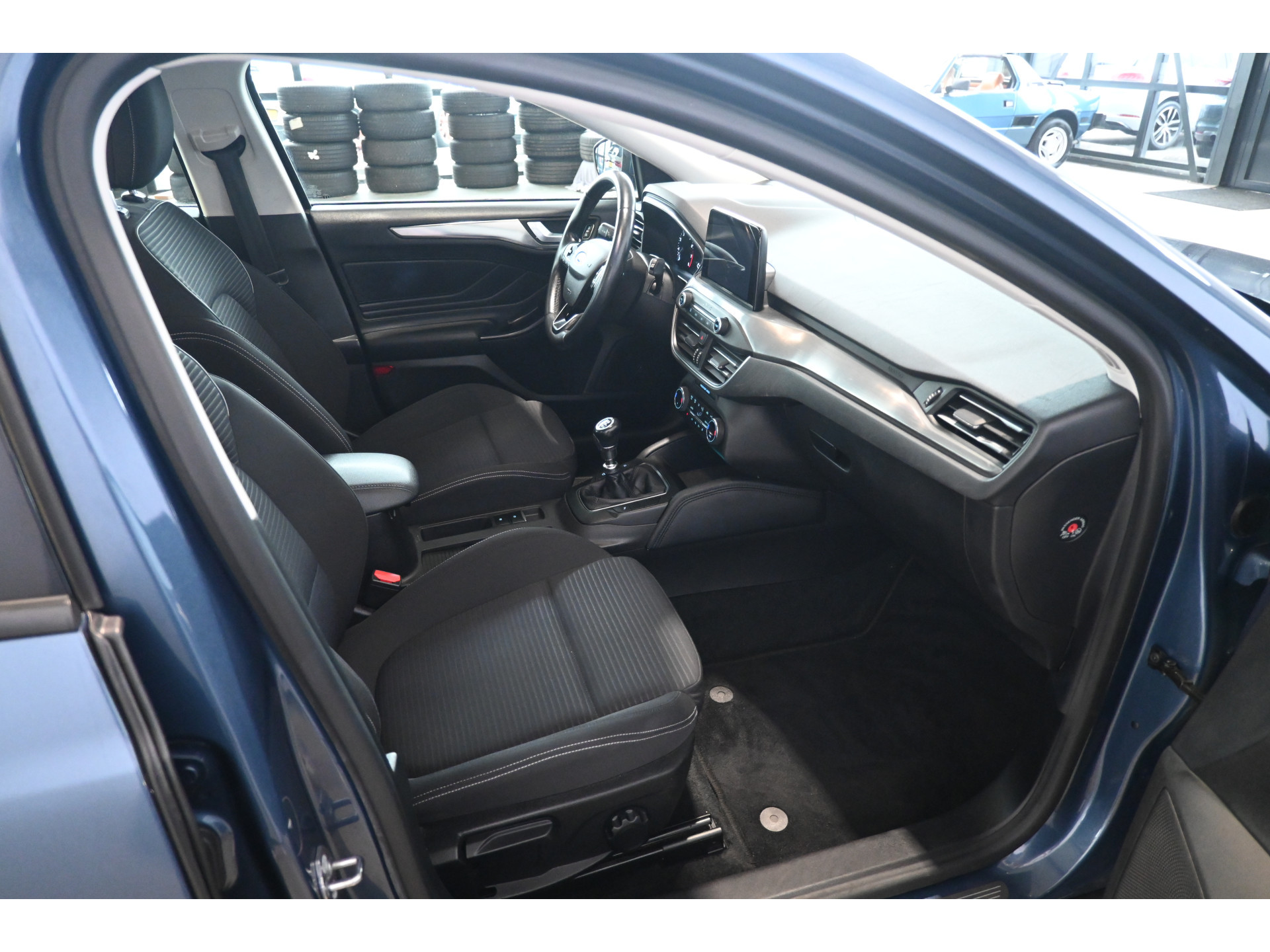 Ford Focus 1.0 EcoBoost Titanium Business Clima Navigatie Stuur/Stoelverwarming Rijklaarprijs! Inruil Mogelijk!