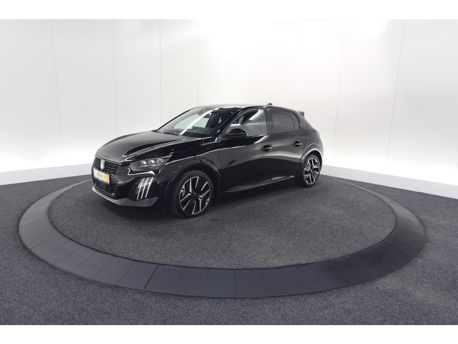 Peugeot 208 Hybrid 136 e-DCS6 GT | 360 Camera | Adaptieve Cruise Control | Dodehoekdetectie | Apple Carplay