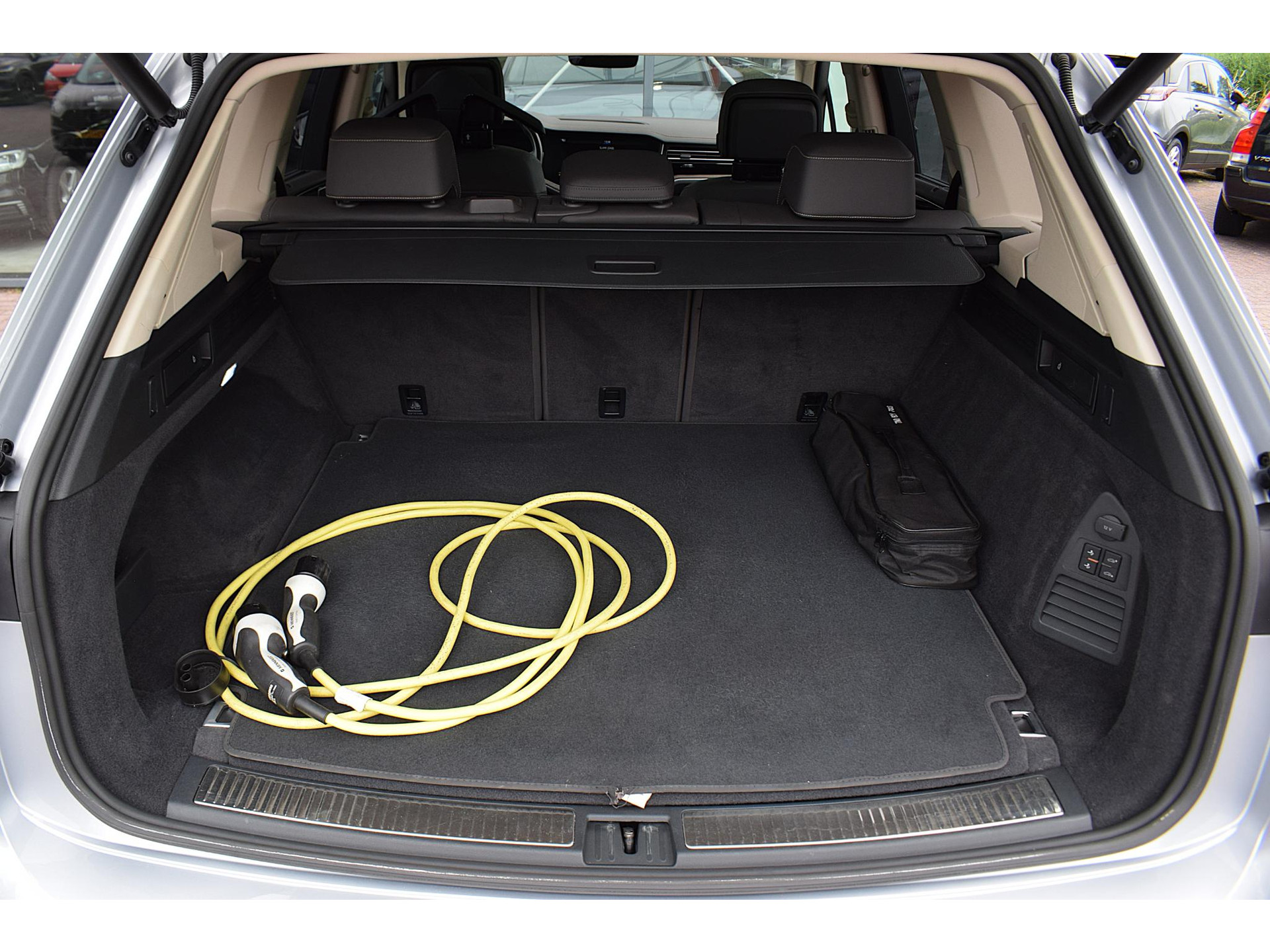 Volkswagen Touareg 3.0 TSi eHybrid 4MOTION | Trekhaak | Luchtvering | Pano | Leer | Memory | SOH 97,6%