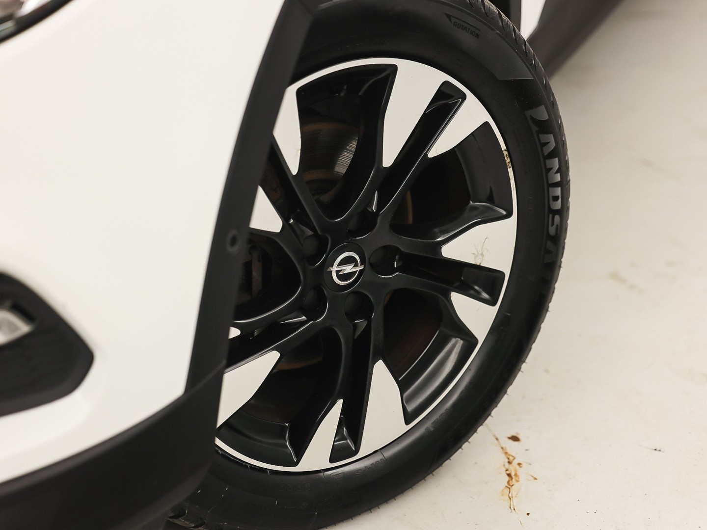 Opel Grandland X 1.2 Turbo Elegance (STOELVERWARMING/KOELING, APPLE CARPLAY, 360 CAMERA, MEMORY SEAT, LEDER, GETINT GLAS, STUURWIEL VERWARMD, NIEUWE APK, NIEUWSTAAT)