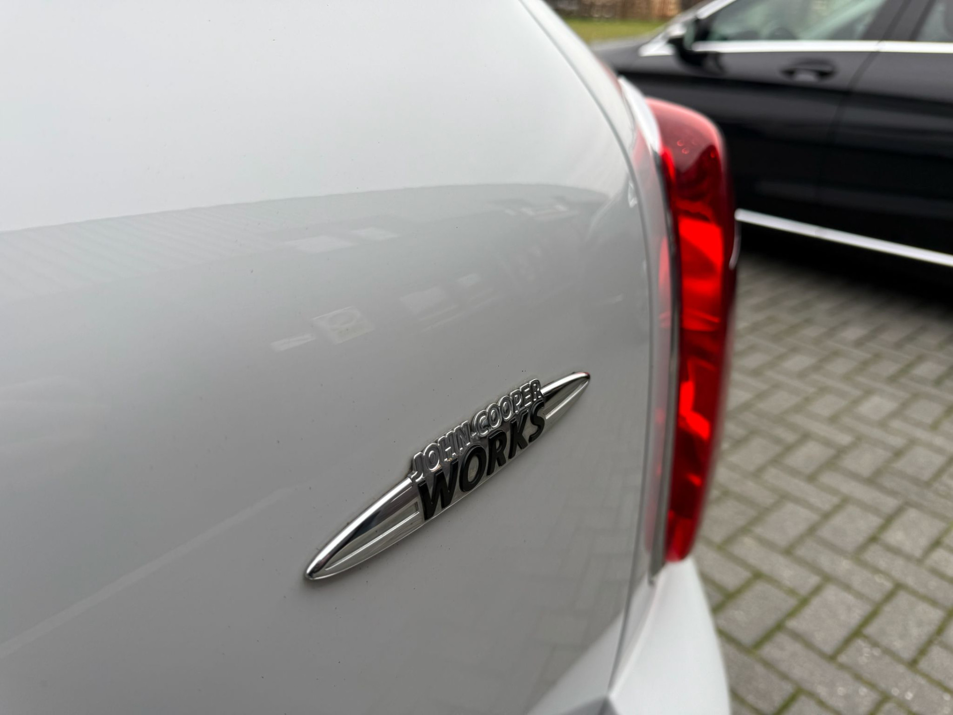 MINI Mini 1.6 John Cooper Works | 1E EIGENAAR | 3/6/12MND GARANTIE | AUTOMAAT | JOHN WORKS | XENON | CRUISE | NAVI |