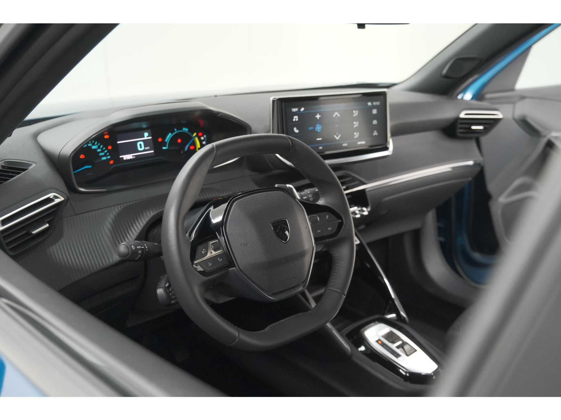 Peugeot 2008 Hybrid 136 e-DCS6 Style | Apple Carplay | Parkeersensoren | Climate control