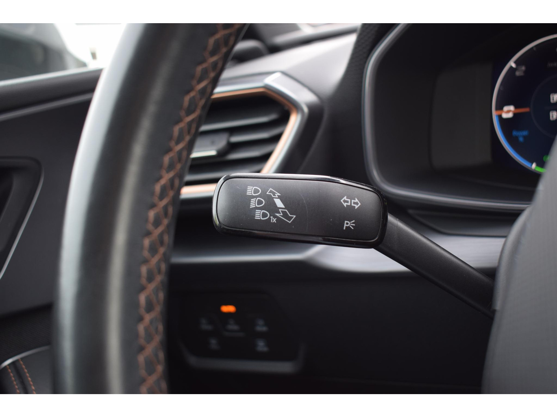 CUPRA Leon Sportstourer 1.4 e-Hybrid VZ Business | 245 PK | Half Leer | Apple CarPlay | Stuurverwarming