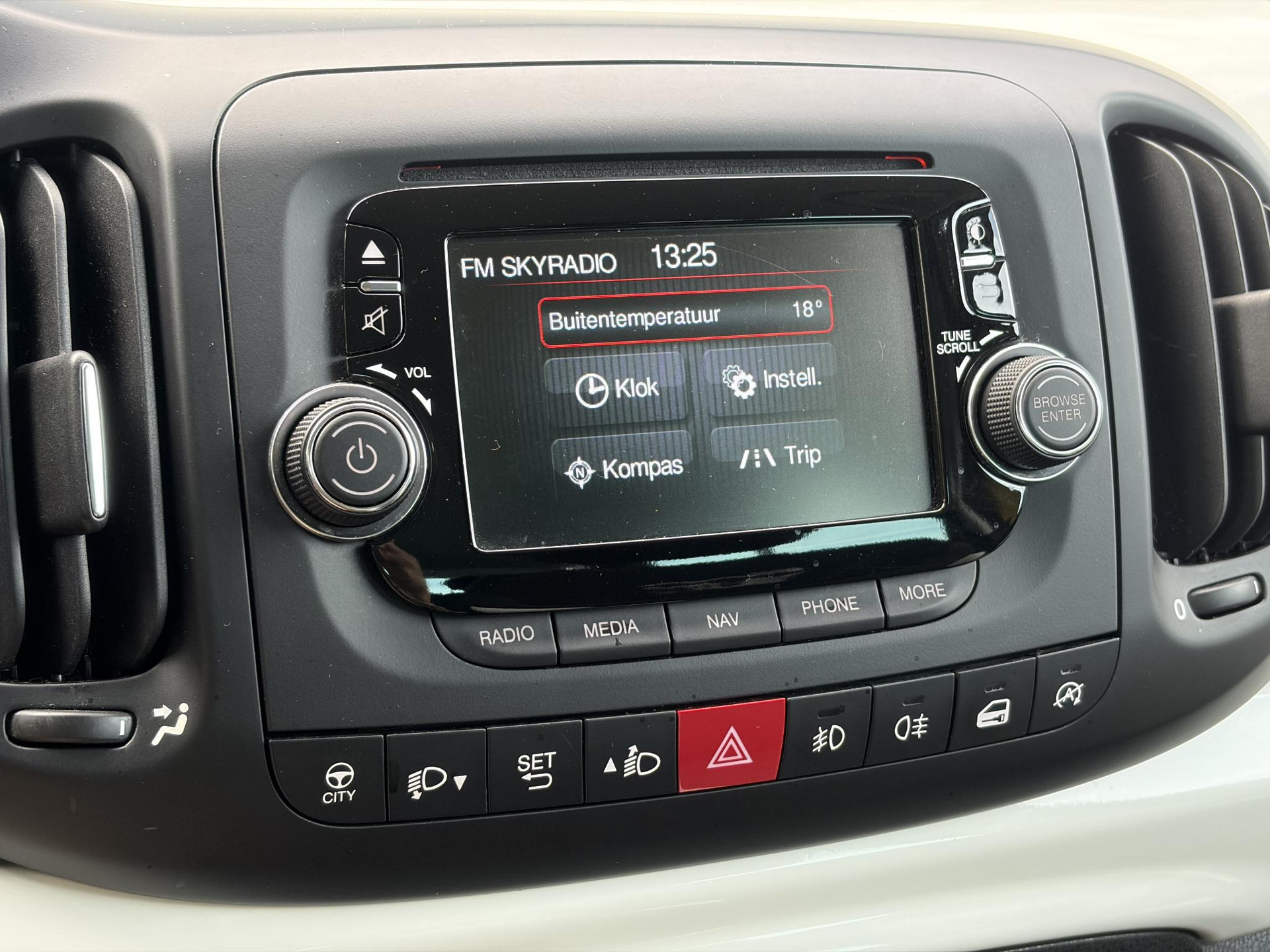 Fiat 500 L 0.9 TwinAir Trekking ✓2e Eigenaar✓Navi✓Stoelverw✓105pk✓Halfleder✓Airco✓Cruise✓6 Bak✓17''Lm velgen✓Pdc✓Zeer Zuinig✓N.A.P✓Apk tot 04-2027