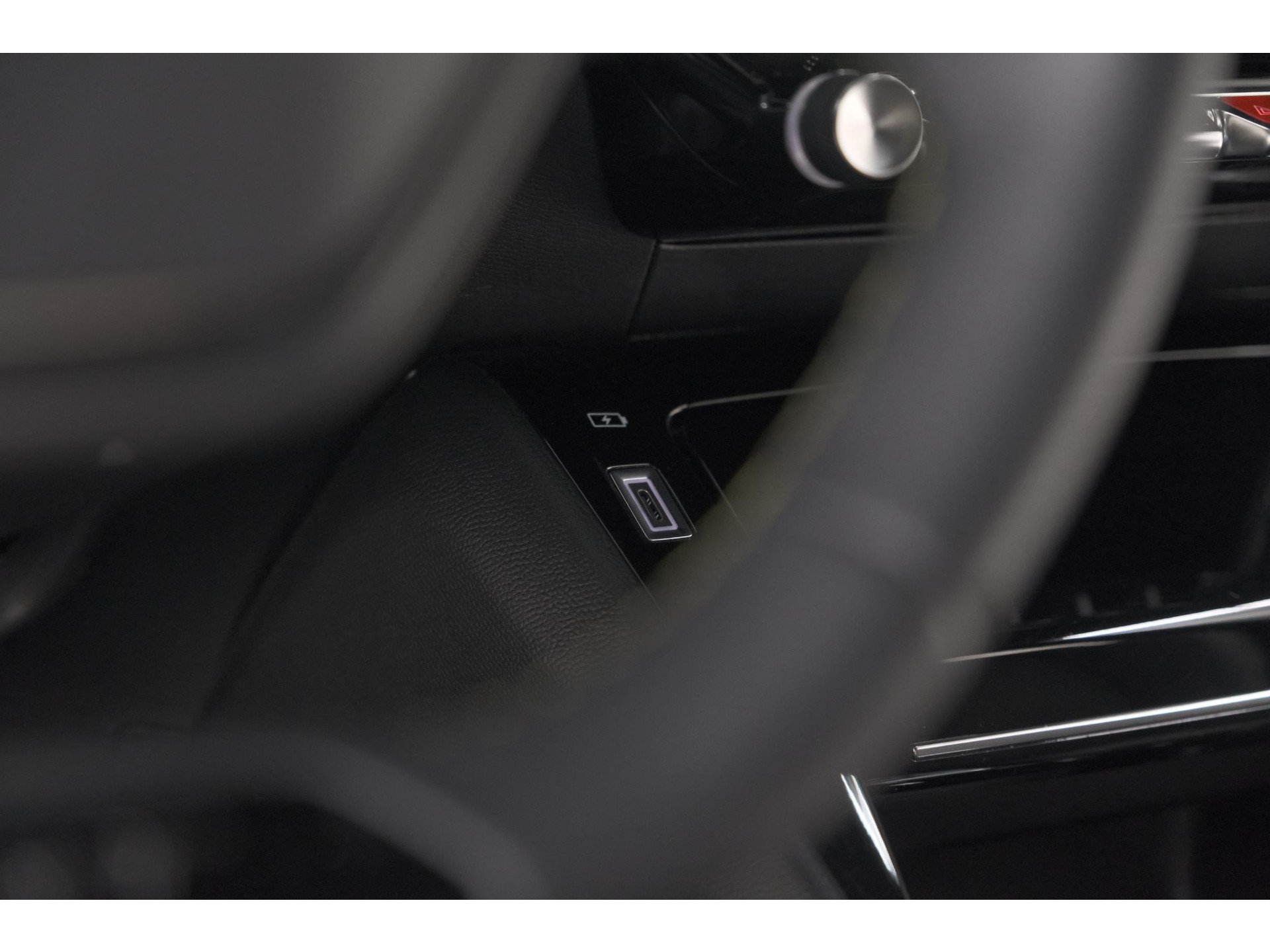 Peugeot 2008 PureTech 130 EAT8 GT | 360 Camera | Stoelmassage | Adaptieve Cruise Control | Dodehoekdetectie