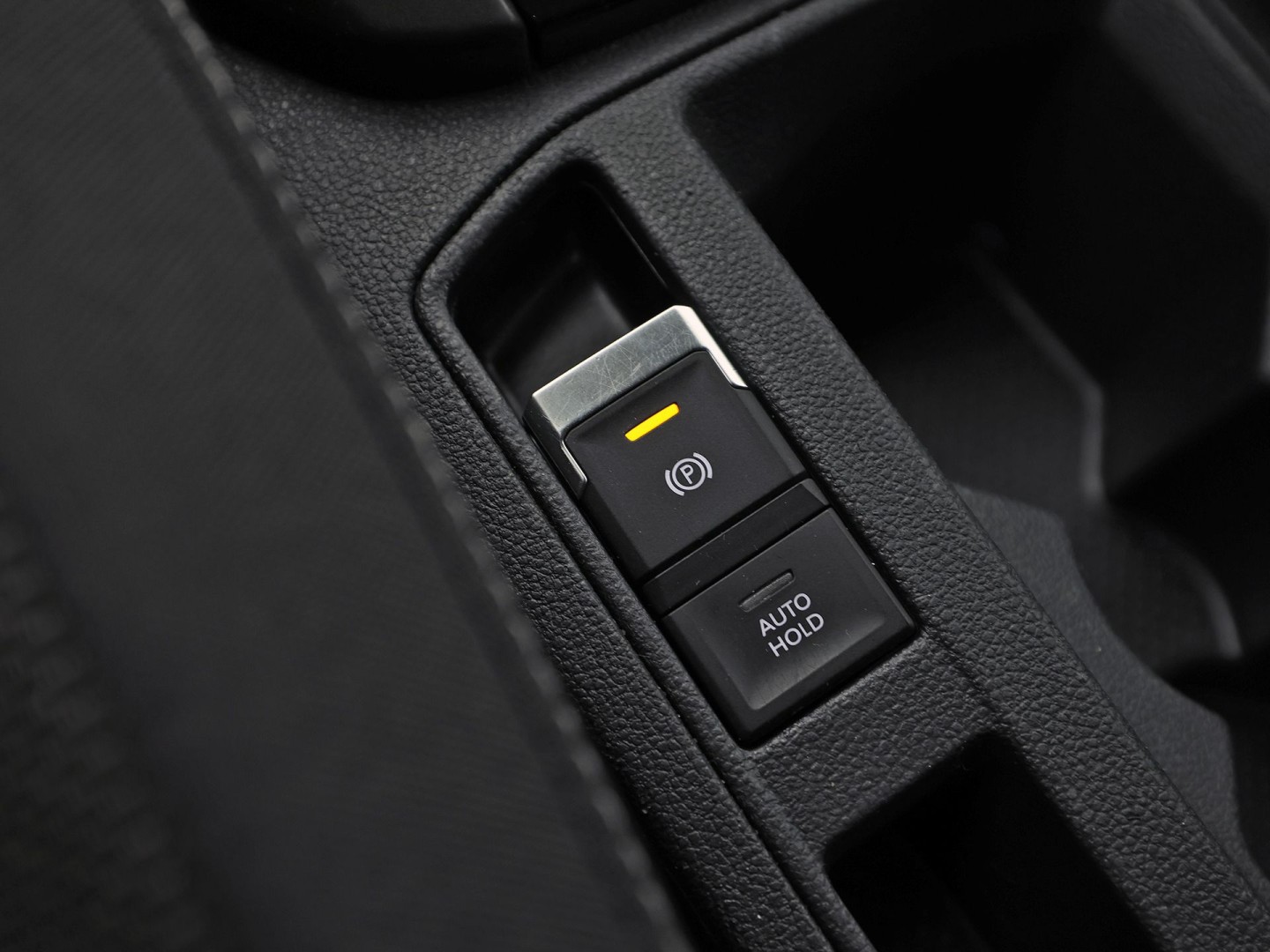 Volkswagen T-Roc 1.5 TSI Sport 150Pk (APPLE CARPLAY, GROOT NAVI, STUUR/STOELVERWARMING, CAMERA, SPORTSTOELEN, ADAPTIVE CRUISE, CLIMATE, NIEUWE APK, NIEUWSTAAT)