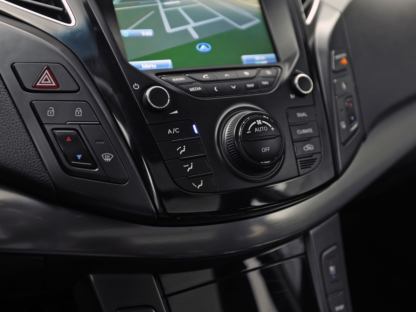 Hyundai i40 Wagon 2.0 GDI i-Catcher 177Pk Automaat (PANORAMADAK, NAVIGATIE, CAMERA, GETINT GLAS, STOELVERWARMING, ELEK SPORTSTOELEN, CRUISE, XENON, NIEUWSTAAT)
