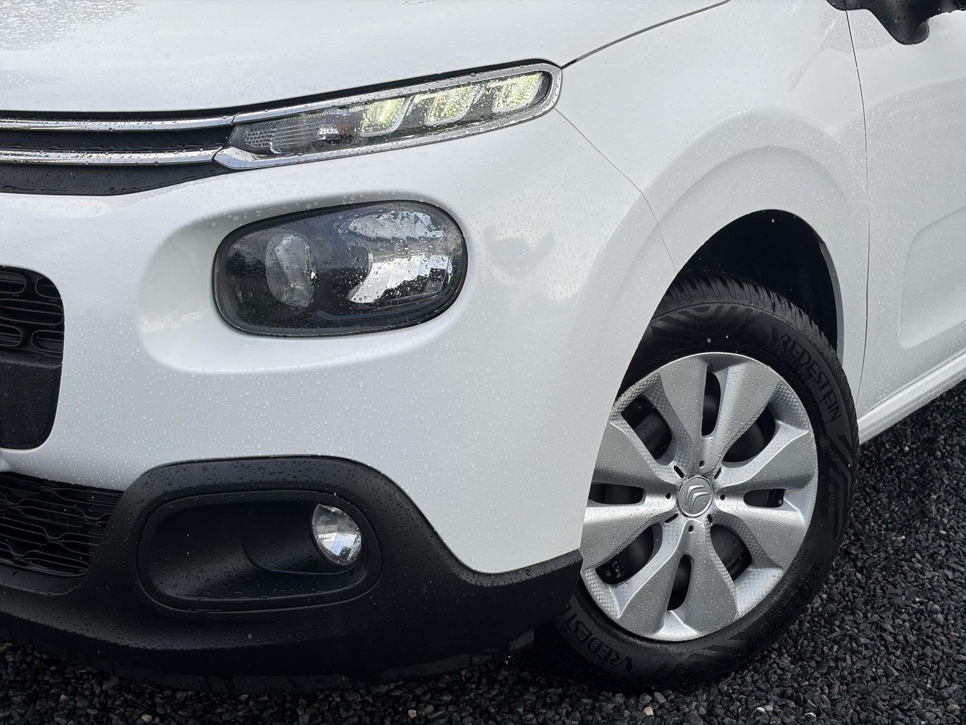 Citroen C3 1.2 PureTech Feel 105g ✓Nieuwe D-riem✓Airco✓Cruise✓Pdc✓Rijstrooksensor✓Pdc✓Net beurt gehad✓2e Eigenaar✓Bj 12-2017✓N.A.P✓Apk tot 06-2026
