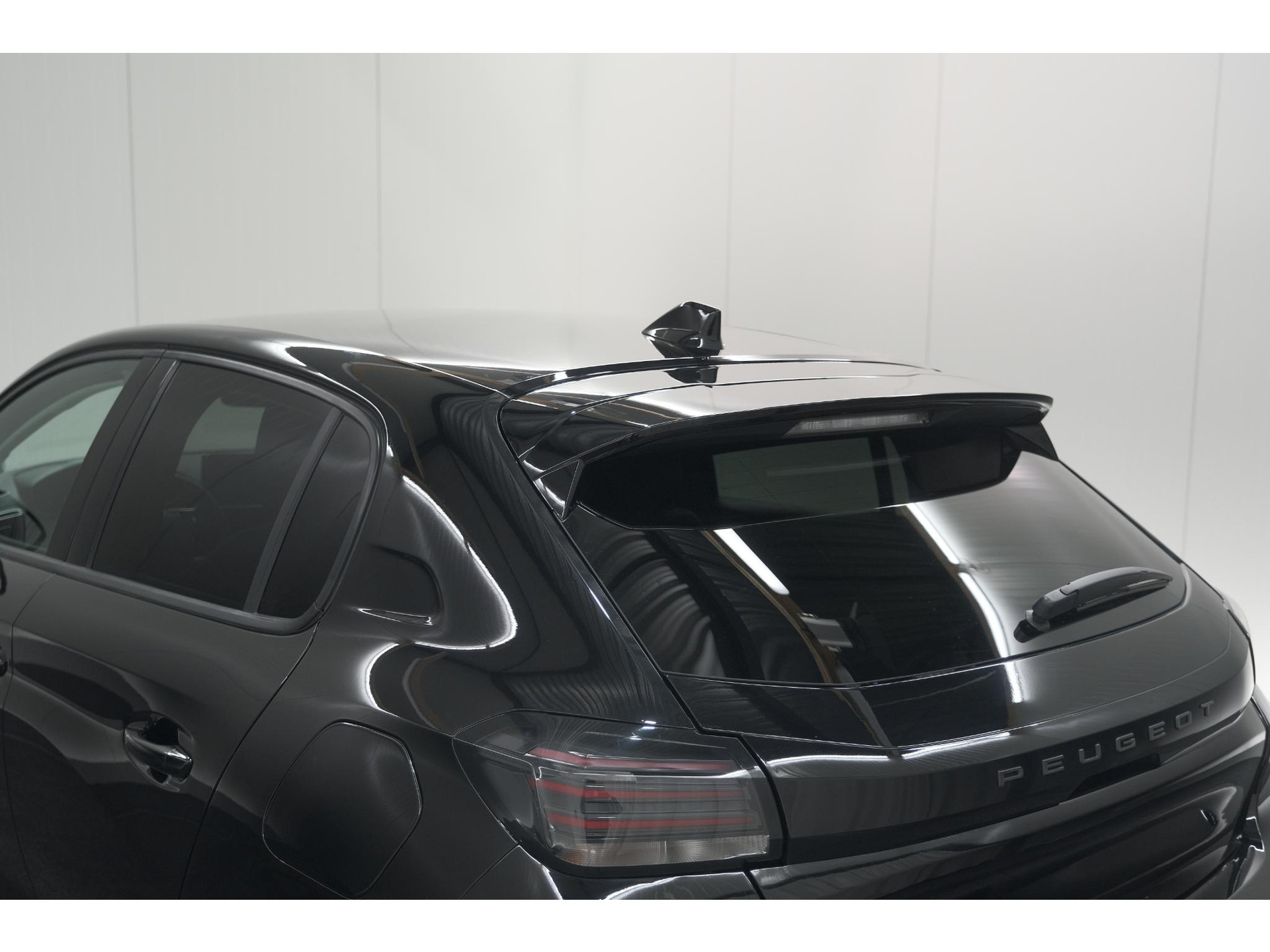 Peugeot 208 PureTech 100 Allure | Parkeersensoren | Navigatie | Apple Carplay