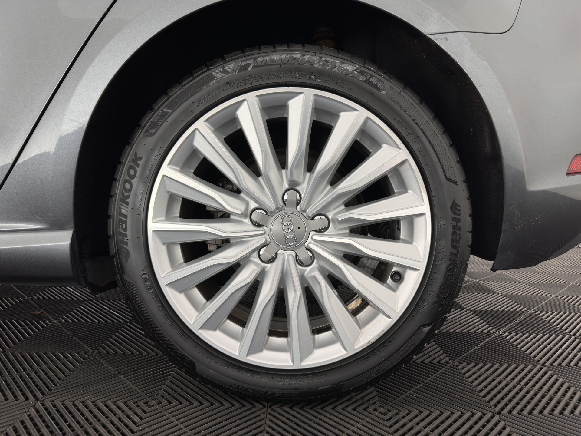 Audi A3 Sportback 1.4 e-tron Plug-In Pro Line plus Aut. *LEATHER-FABRIC | FULL-LED | NAVI-FULLMAP | KEYLESS | SPORT-SEATS | AUDI-SOUND | TOWBAR | 17''ALU*